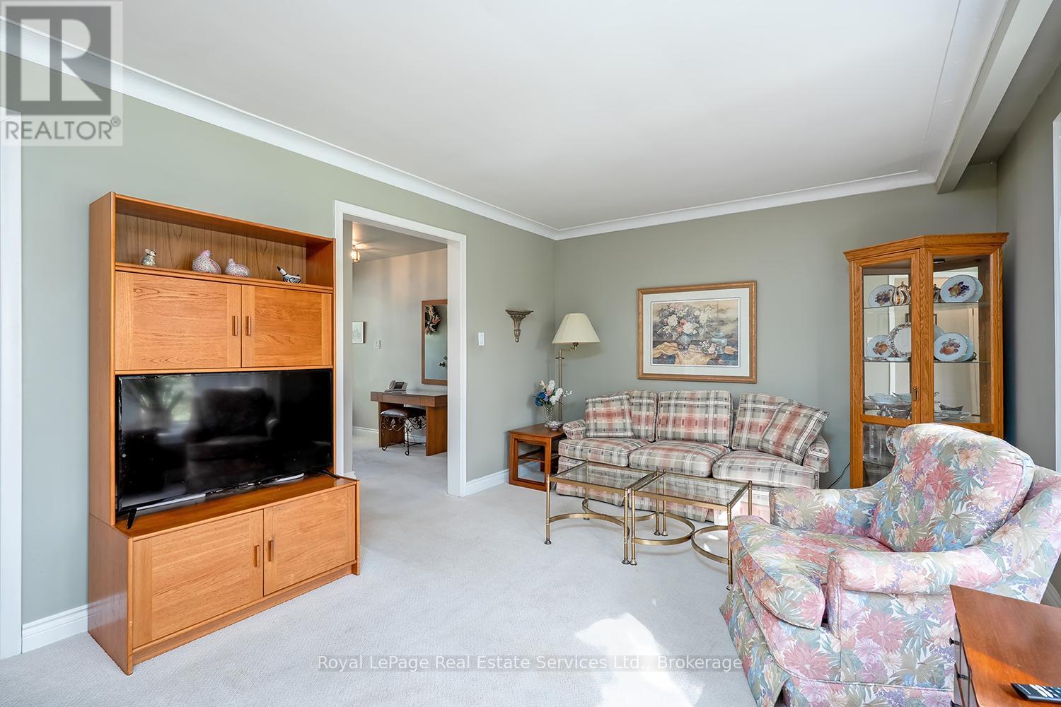 1334 Warwick Avenue, Oakville, Ontario  L6L 2W1 - Photo 15 - W12515674