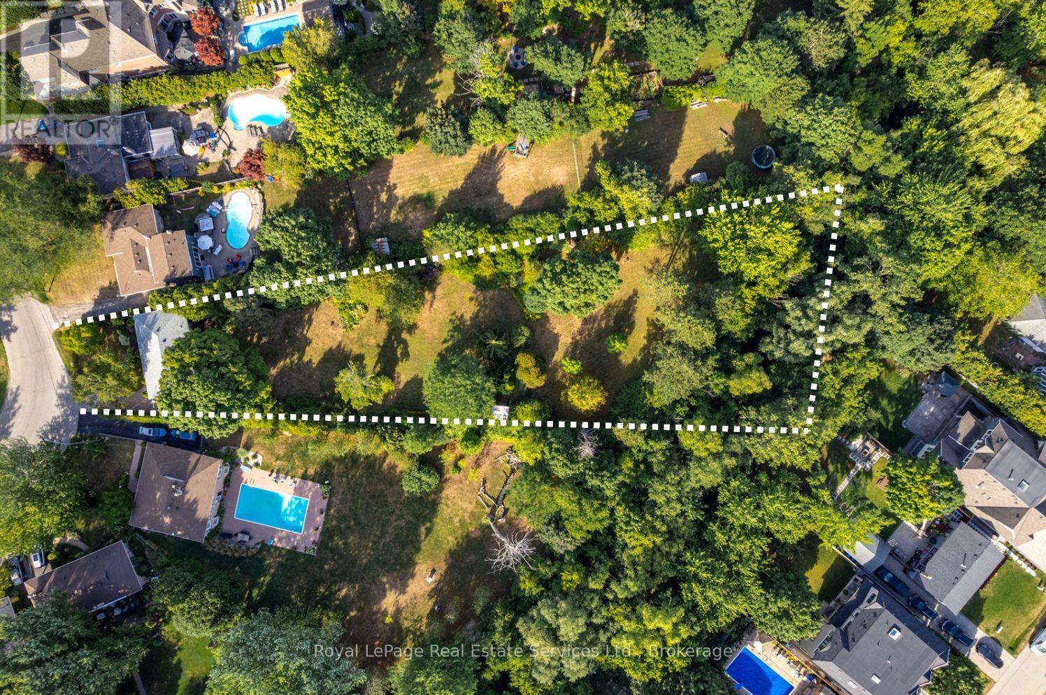 1334 Warwick Avenue, Oakville, Ontario  L6L 2W1 - Photo 2 - W12515674