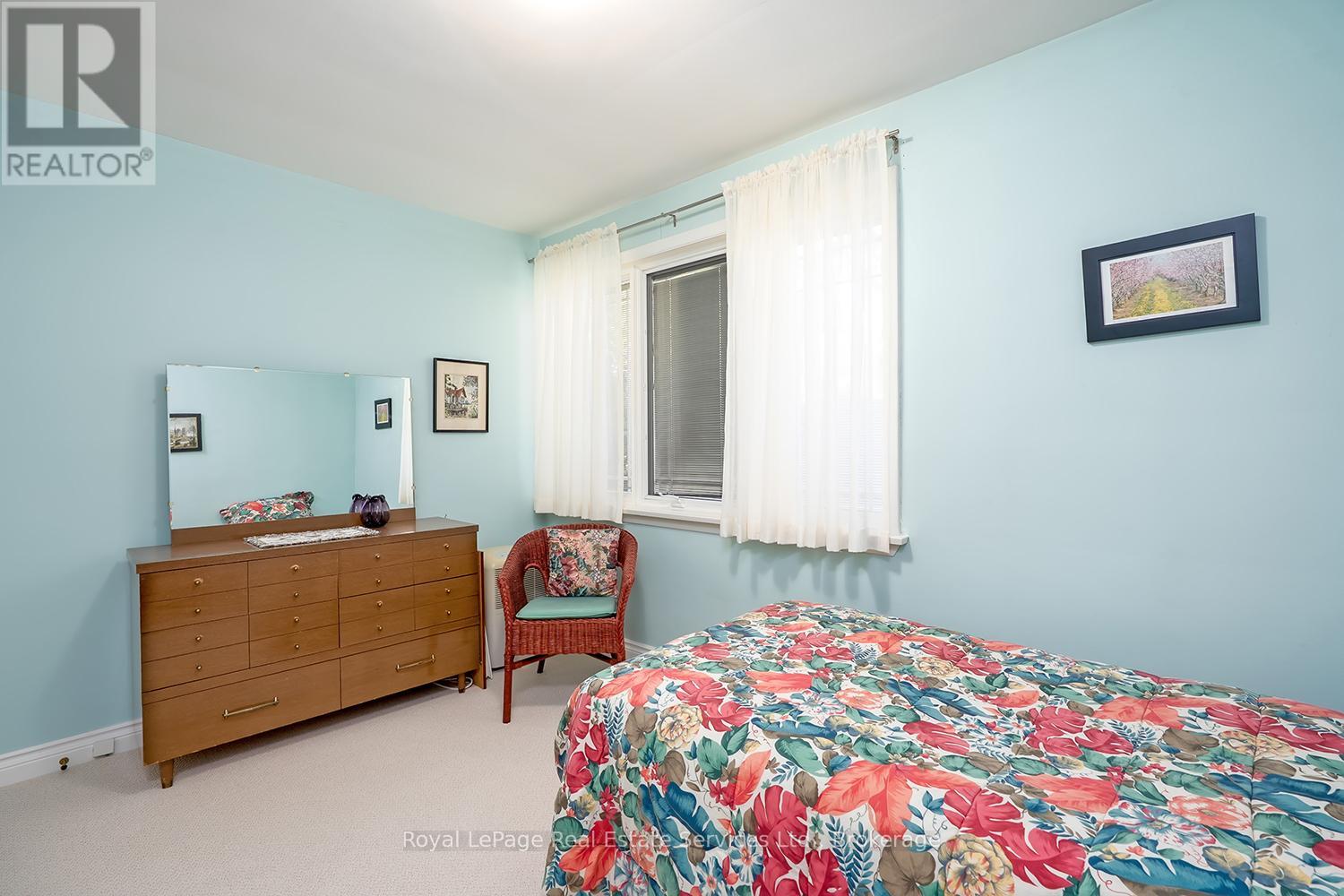 1334 Warwick Avenue, Oakville, Ontario  L6L 2W1 - Photo 24 - W12515674