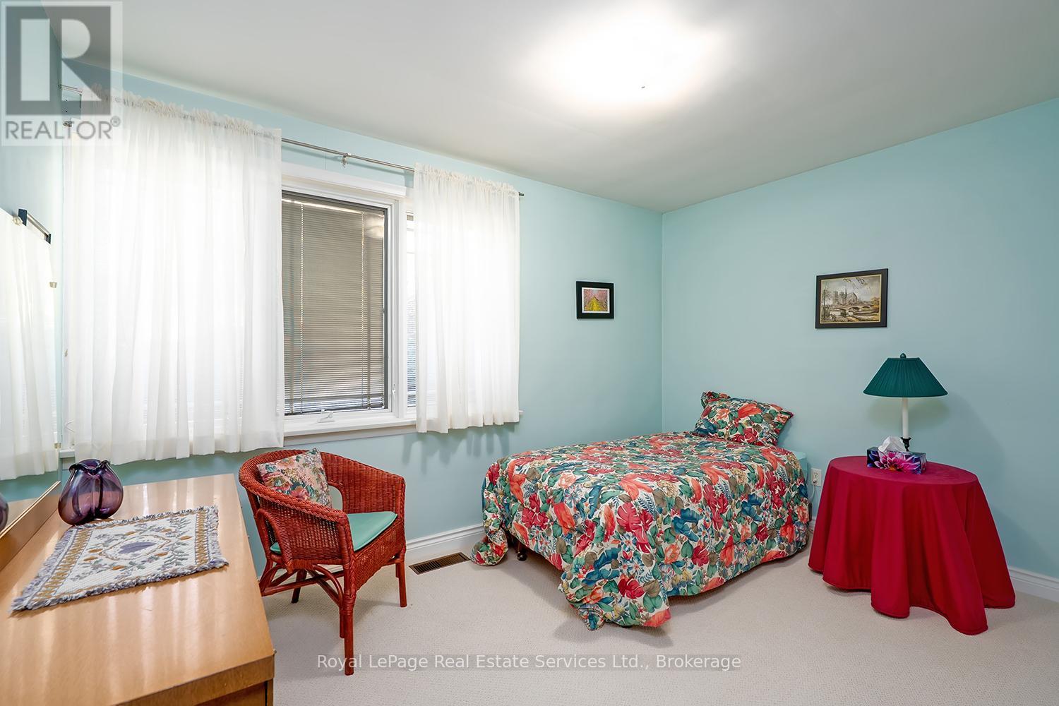 1334 Warwick Avenue, Oakville, Ontario  L6L 2W1 - Photo 25 - W12515674