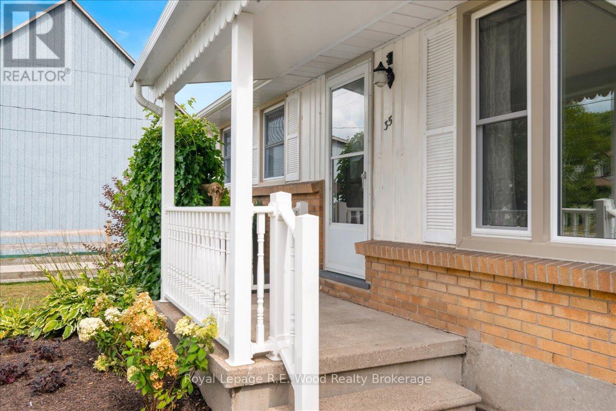 35 Sanders Street, Tillsonburg, Ontario  N4G 1H7 - Photo 3 - X12515718