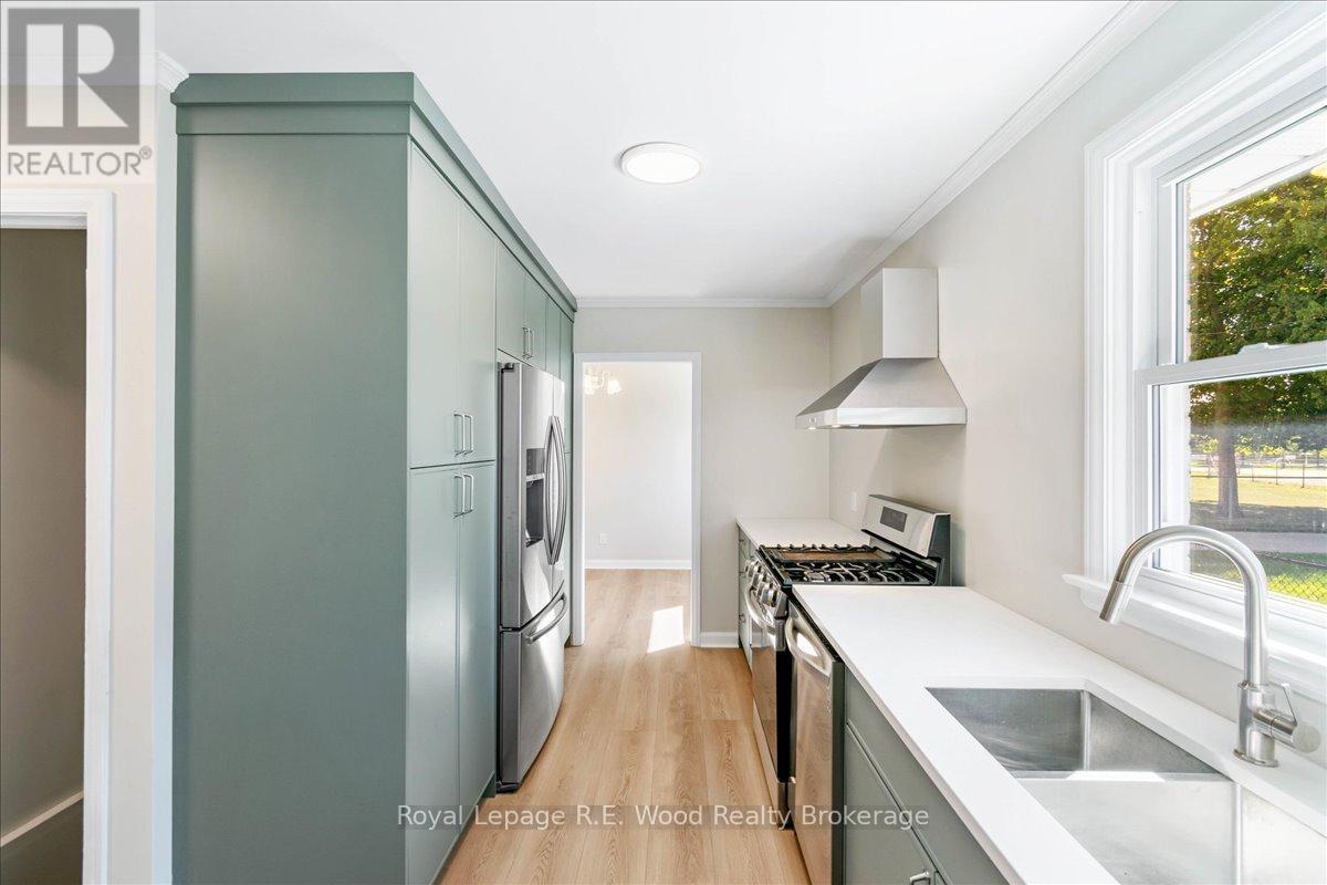 35 Sanders Street, Tillsonburg, Ontario  N4G 1H7 - Photo 8 - X12515718