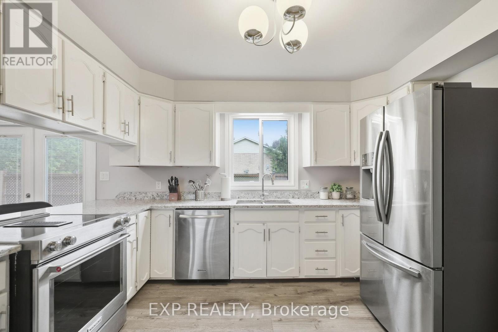 30 Lingwood Drive, Norfolk, Ontario  N0E 1Y0 - Photo 11 - X12515222