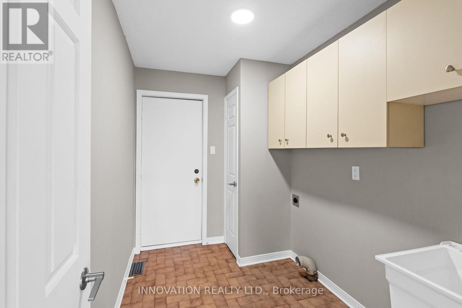 206 Cypress Court, Ottawa, Ontario  K2H 8Z8 - Photo 20 - X12426983