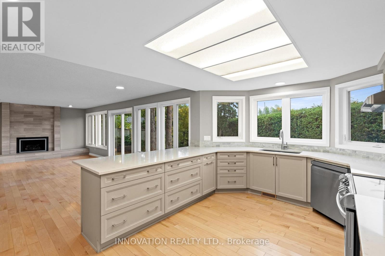 206 Cypress Court, Ottawa, Ontario  K2H 8Z8 - Photo 11 - X12426983