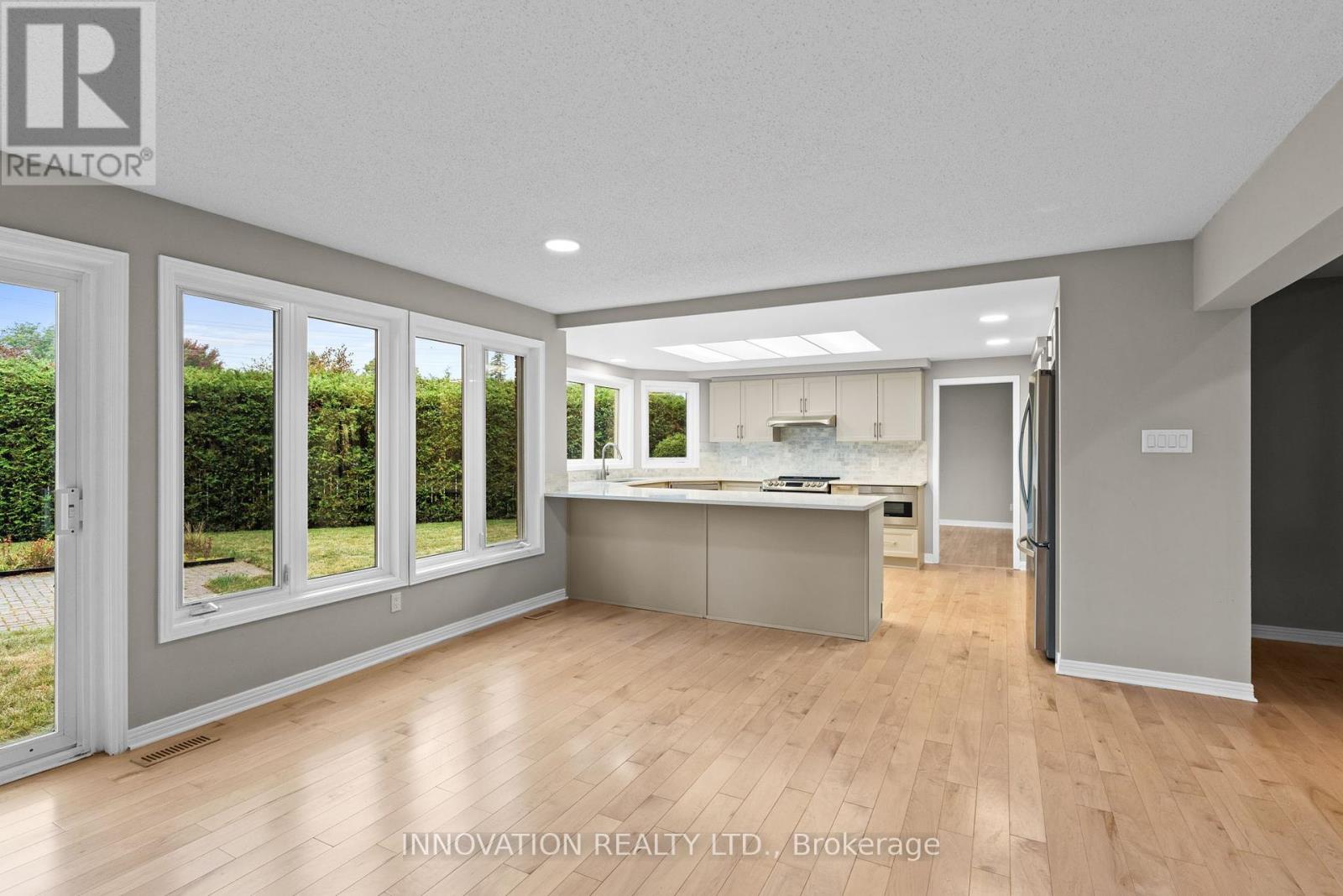 206 Cypress Court, Ottawa, Ontario  K2H 8Z8 - Photo 8 - X12426983