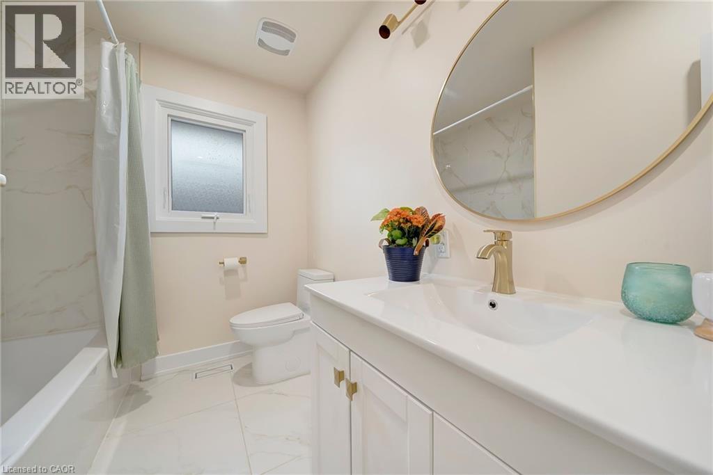 72 West 25th Street, Hamilton, Ontario  L9C 4X2 - Photo 24 - 40780495