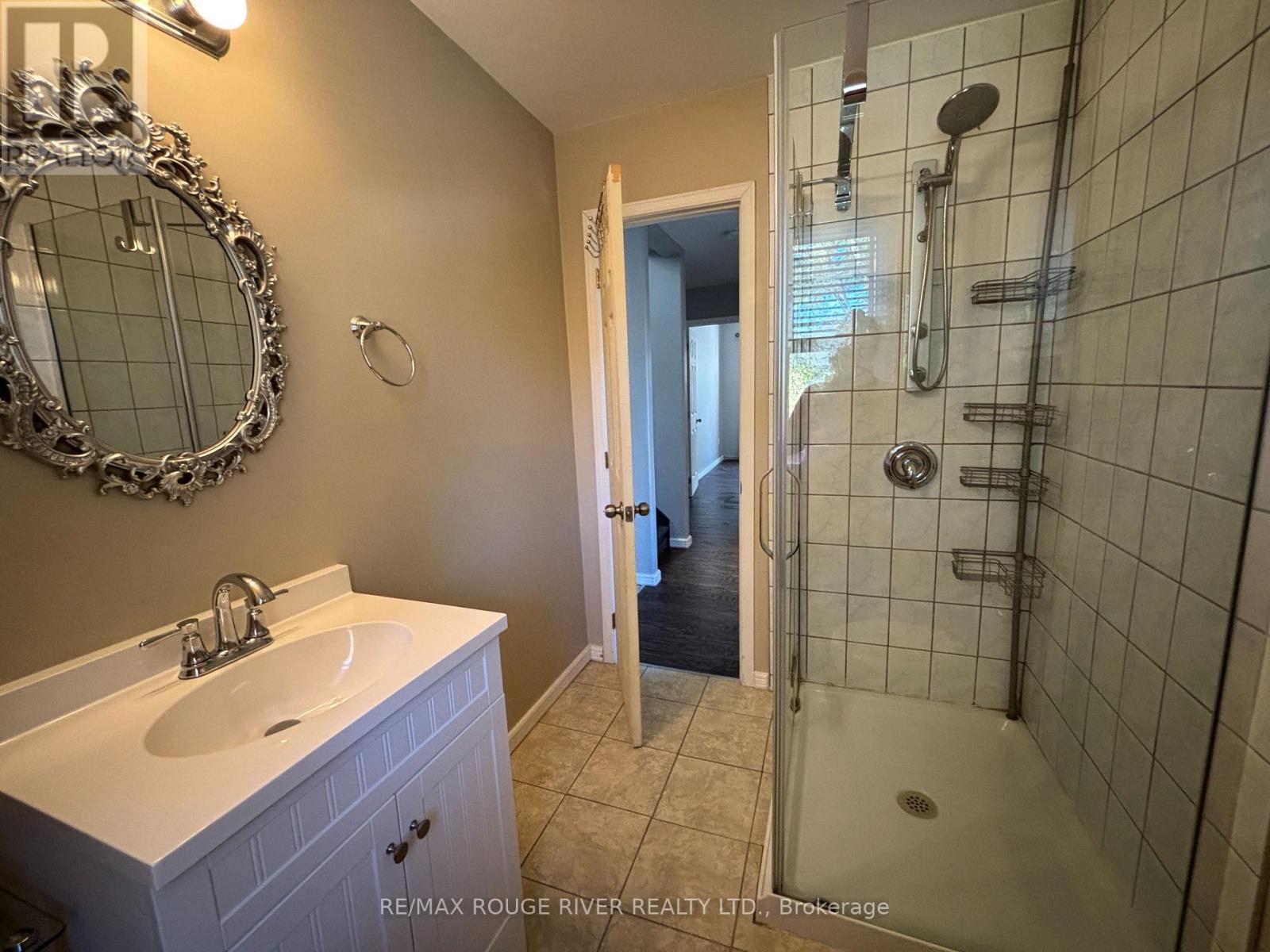 576 Bethune Street, Peterborough, Ontario  K9H 3Z8 - Photo 11 - X12487162