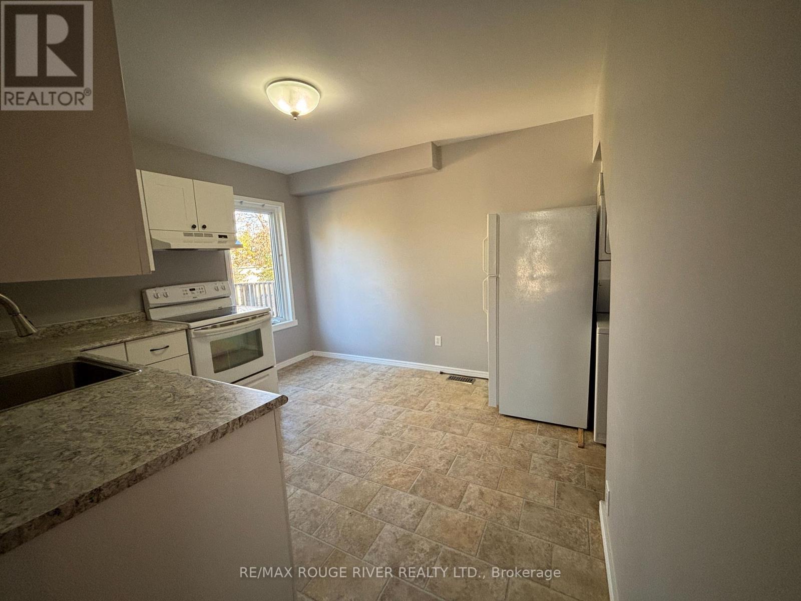 576 Bethune Street, Peterborough, Ontario  K9H 3Z8 - Photo 6 - X12487162