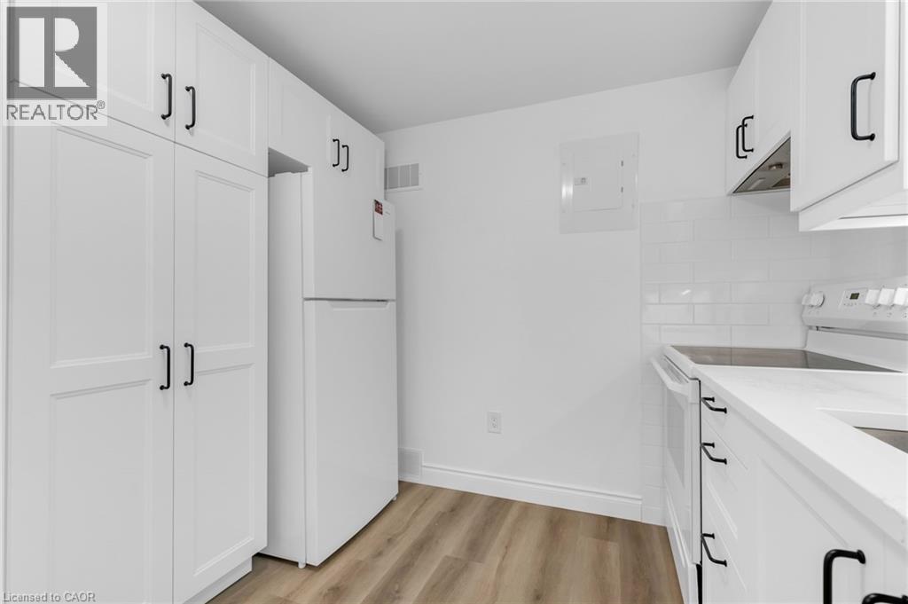 2 Wardrope Avenue Unit# 1, Stoney Creek, Ontario  L8G 1R8 - Photo 5 - 40784781