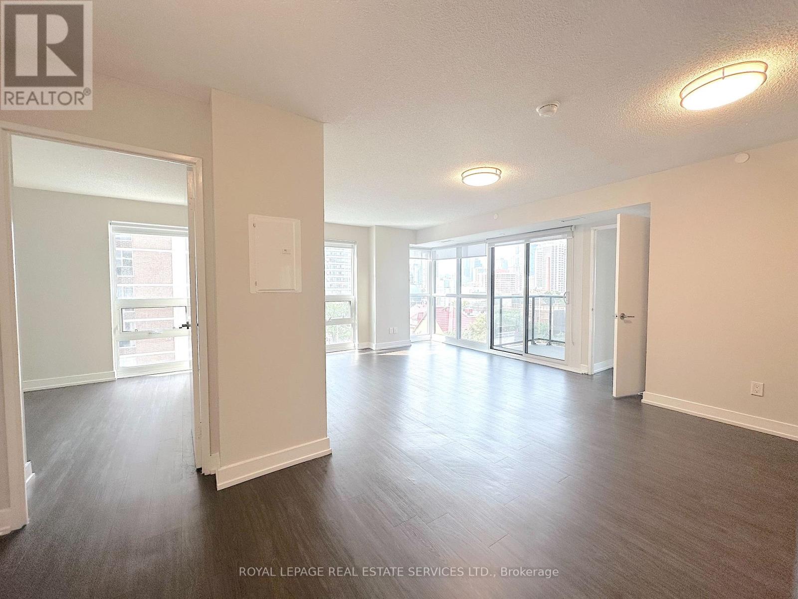 702 - 561 Sherbourne Street, Toronto, Ontario  M4X 0A1 - Photo 4 - C12515702