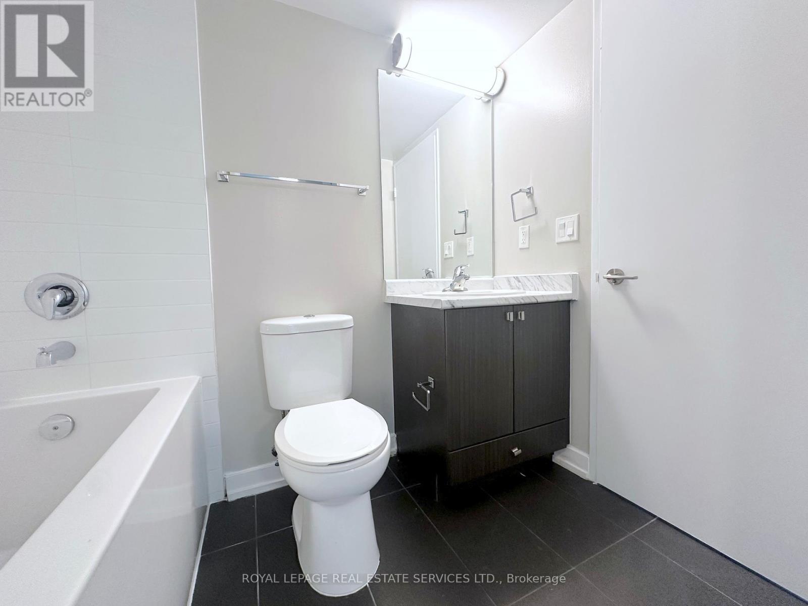 702 - 561 Sherbourne Street, Toronto, Ontario  M4X 0A1 - Photo 9 - C12515702