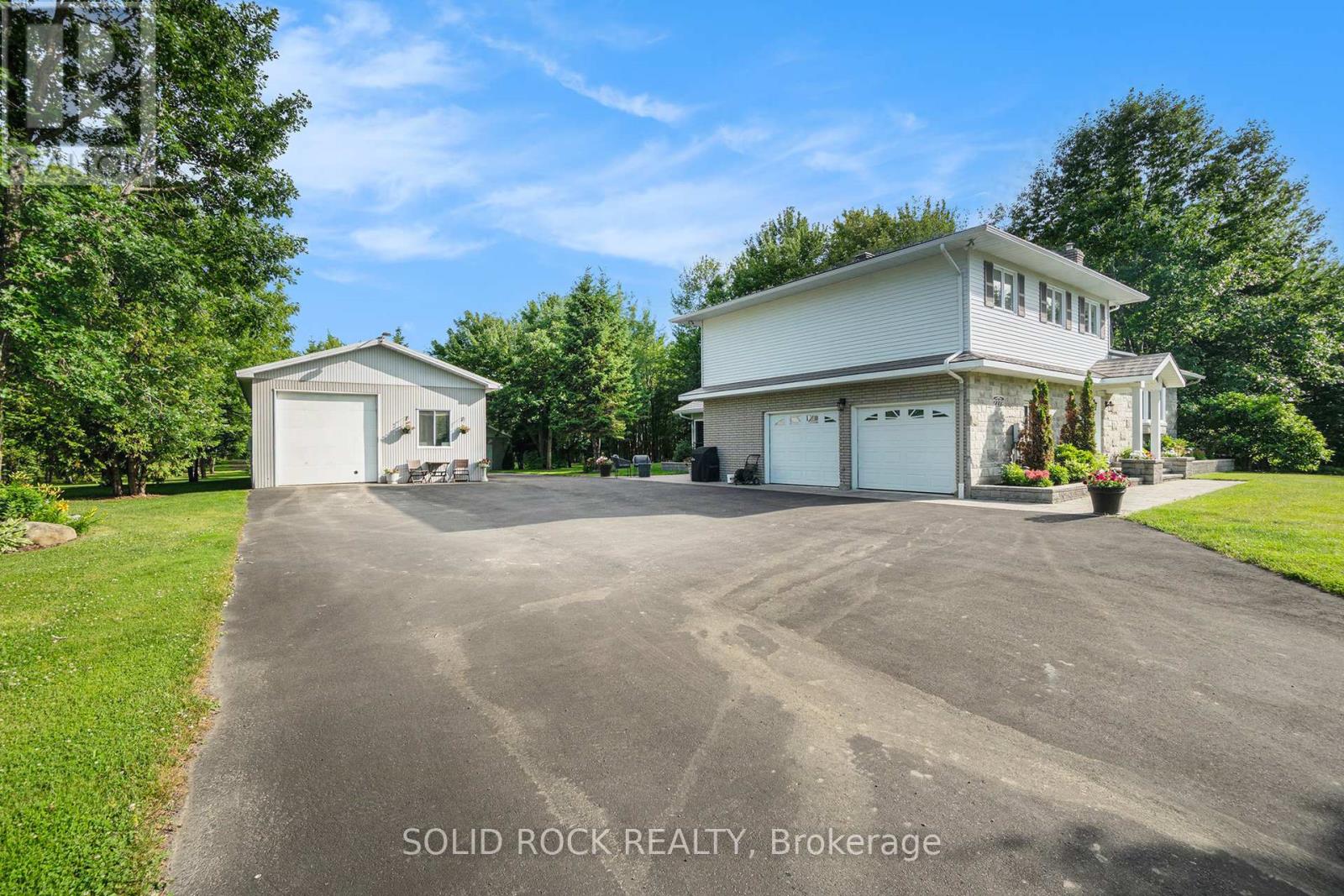 2278 Russland Road E, Russell, Ontario  K0A 3H0 - Photo 2 - X12440984