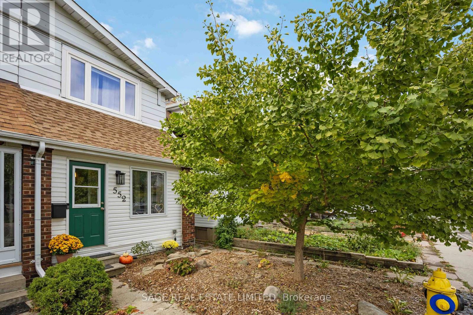 552 VICTORIA PARK AVENUE, Toronto, Ontario