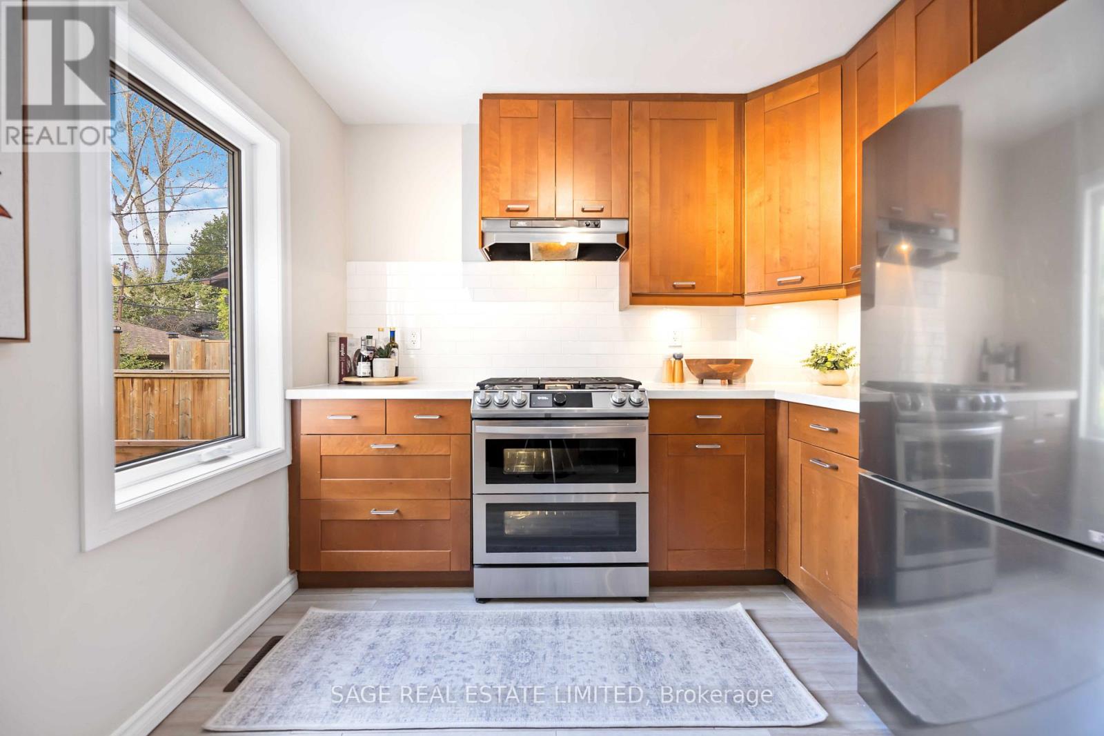 552 Victoria Park Avenue, Toronto, Ontario  M4E 3T5 - Photo 20 - E12515690