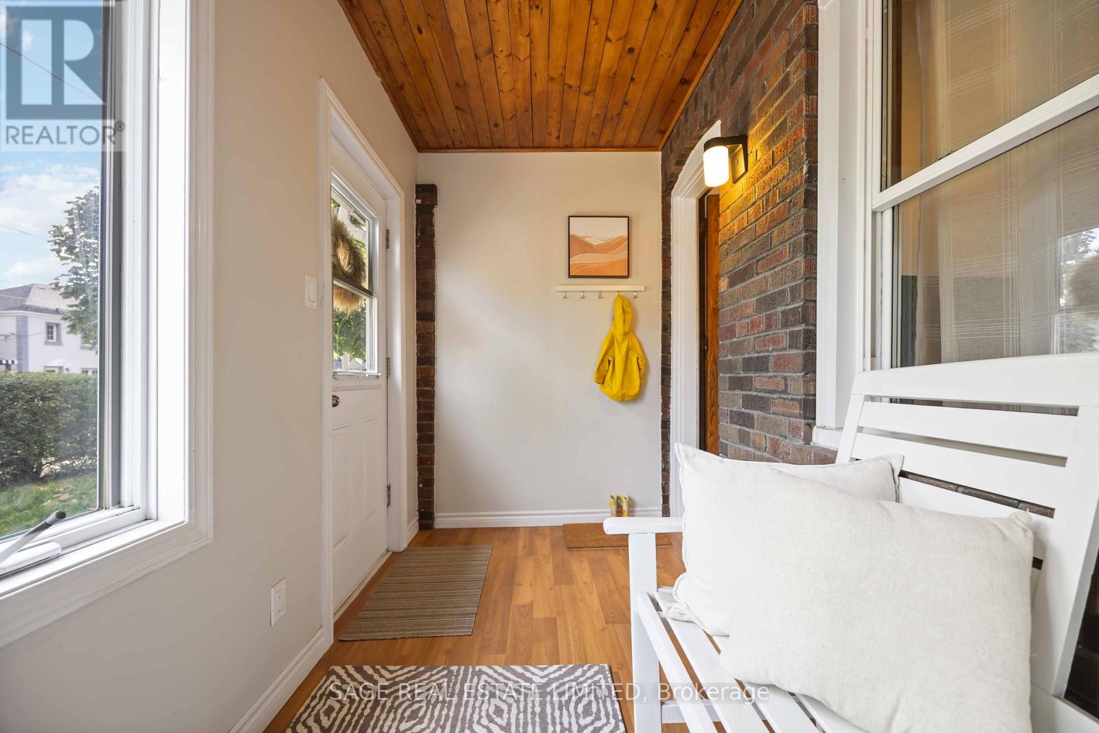 552 Victoria Park Avenue, Toronto, Ontario  M4E 3T5 - Photo 4 - E12515690