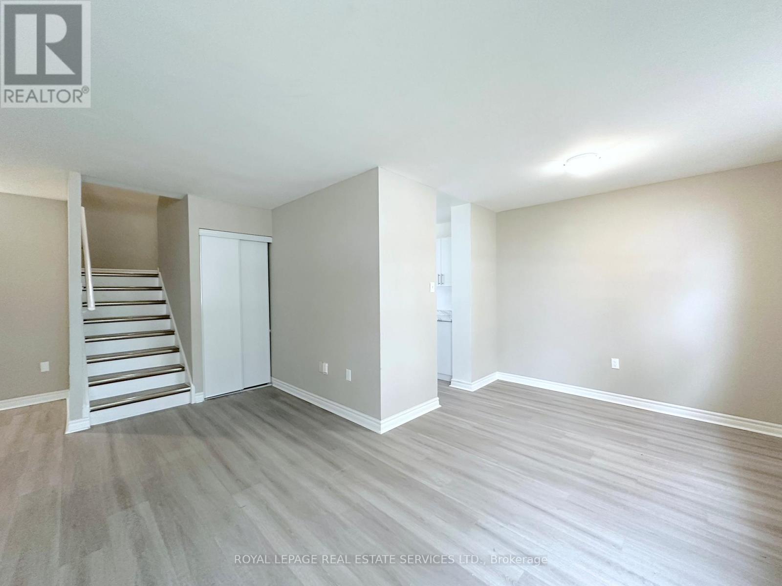 110 - 280 Wentworth Street W, Oshawa, Ontario  L1J 1N2 - Photo 2 - E12515704