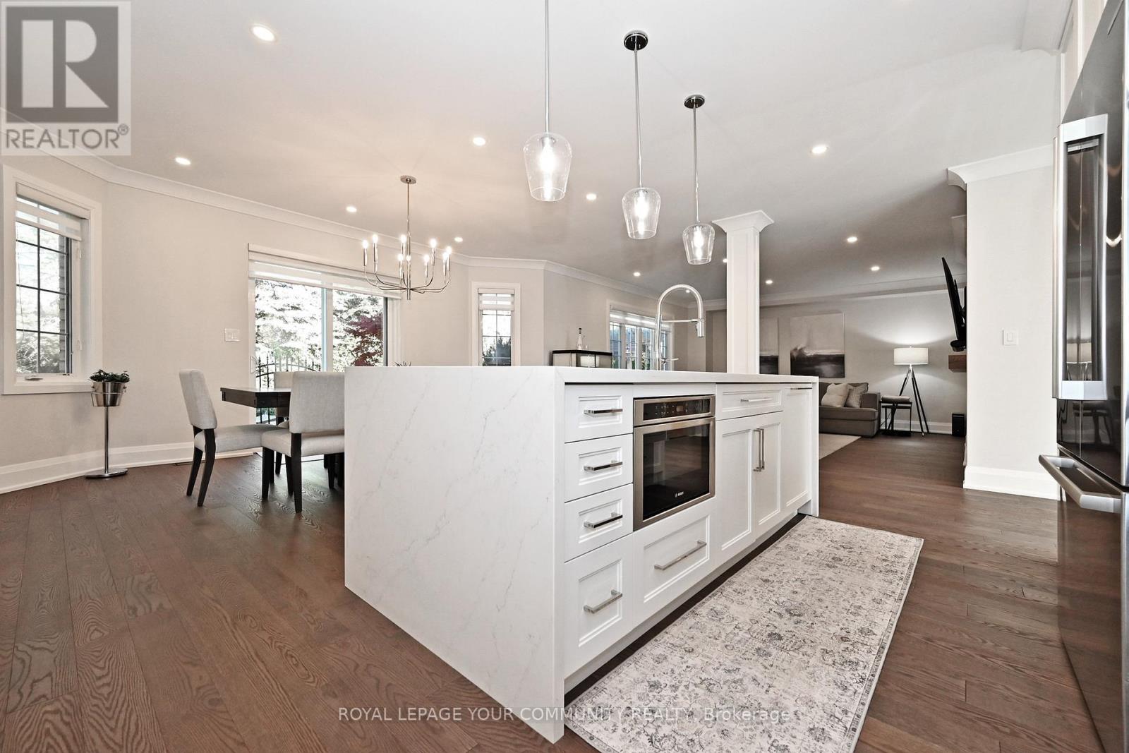 313 Willis Drive, Aurora, Ontario  L4G 7M3 - Photo 10 - N12515692