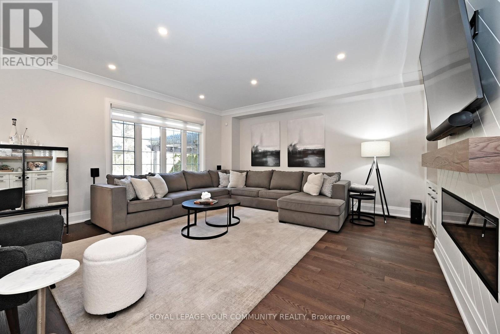 313 Willis Drive, Aurora, Ontario  L4G 7M3 - Photo 13 - N12515692