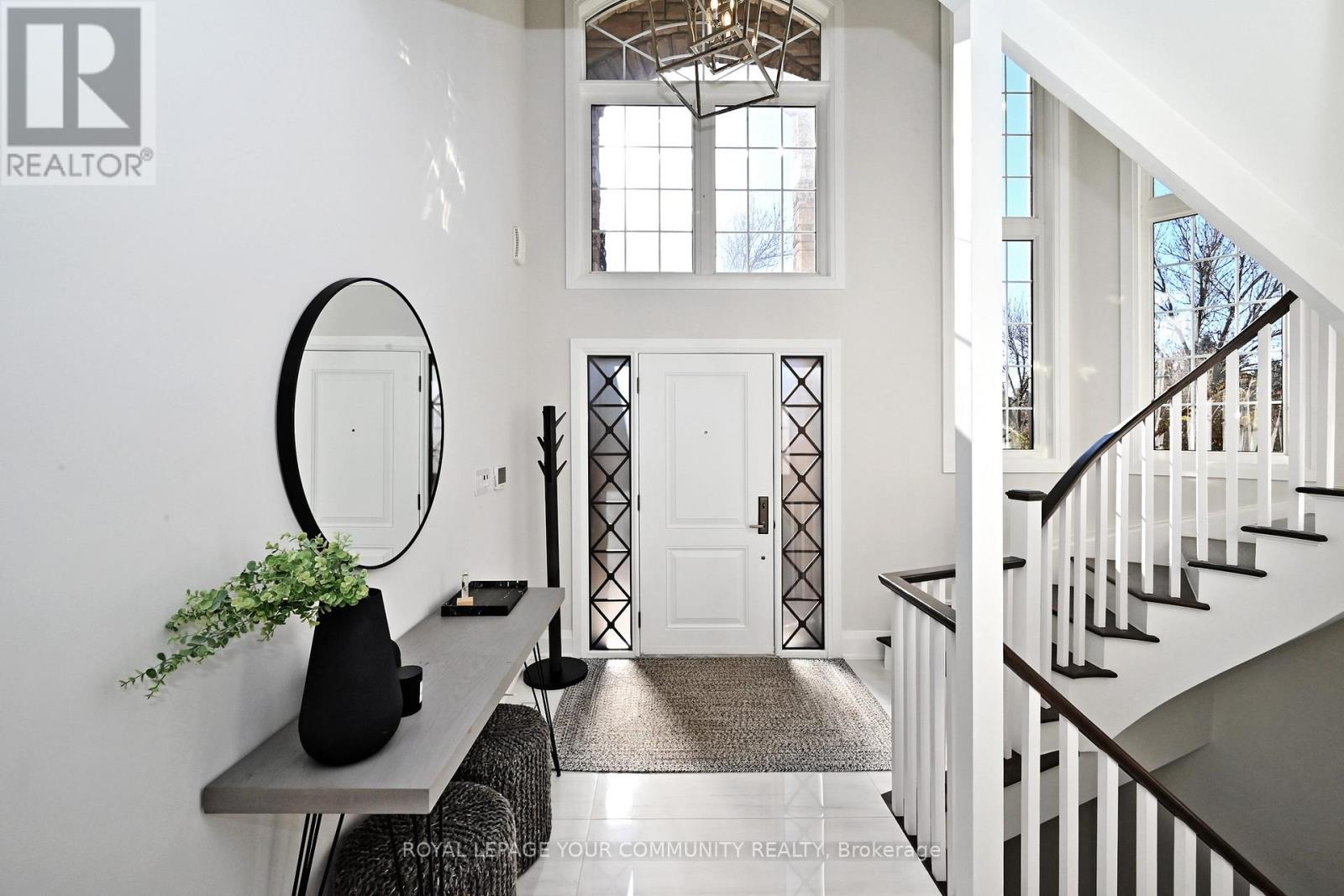 313 Willis Drive, Aurora, Ontario  L4G 7M3 - Photo 4 - N12515692