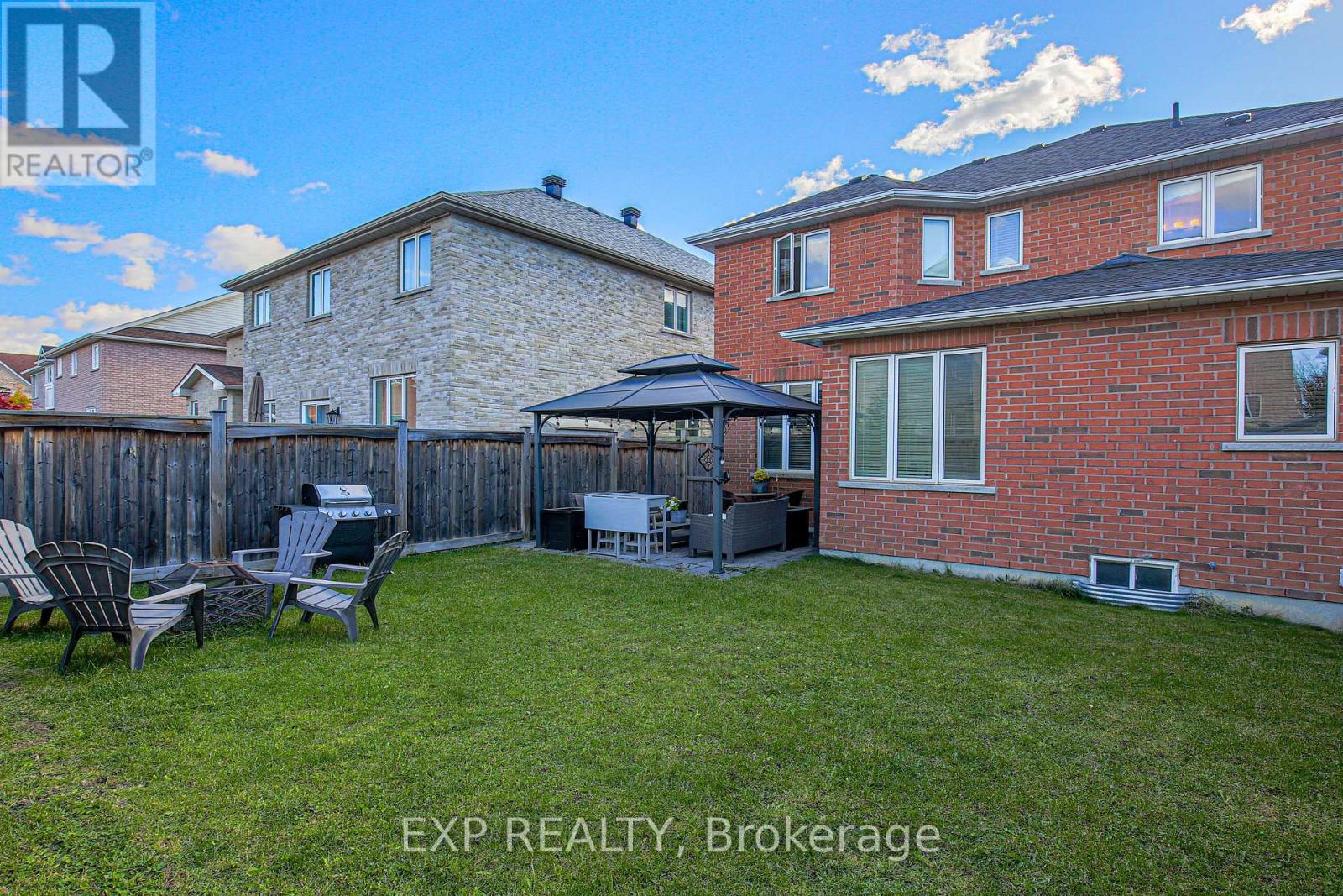 67 Pineforest Place, Markham, Ontario  L6E 2B1 - Photo 3 - N12515724