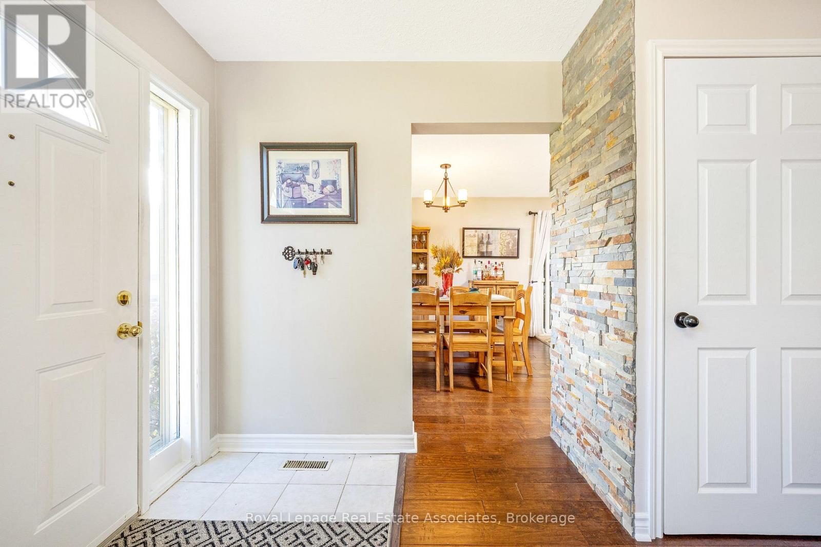 63 Bow River Crescent, Mississauga, Ontario  L5N 1J1 - Photo 11 - W12515688