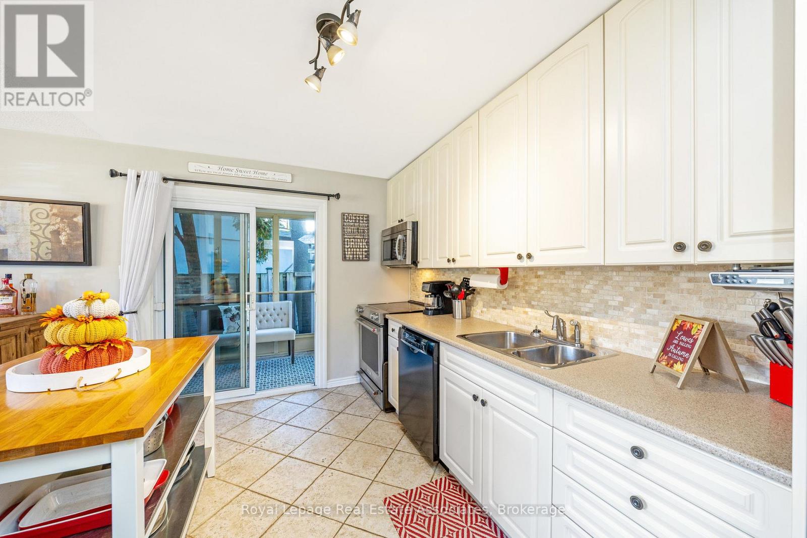 63 Bow River Crescent, Mississauga, Ontario  L5N 1J1 - Photo 17 - W12515688