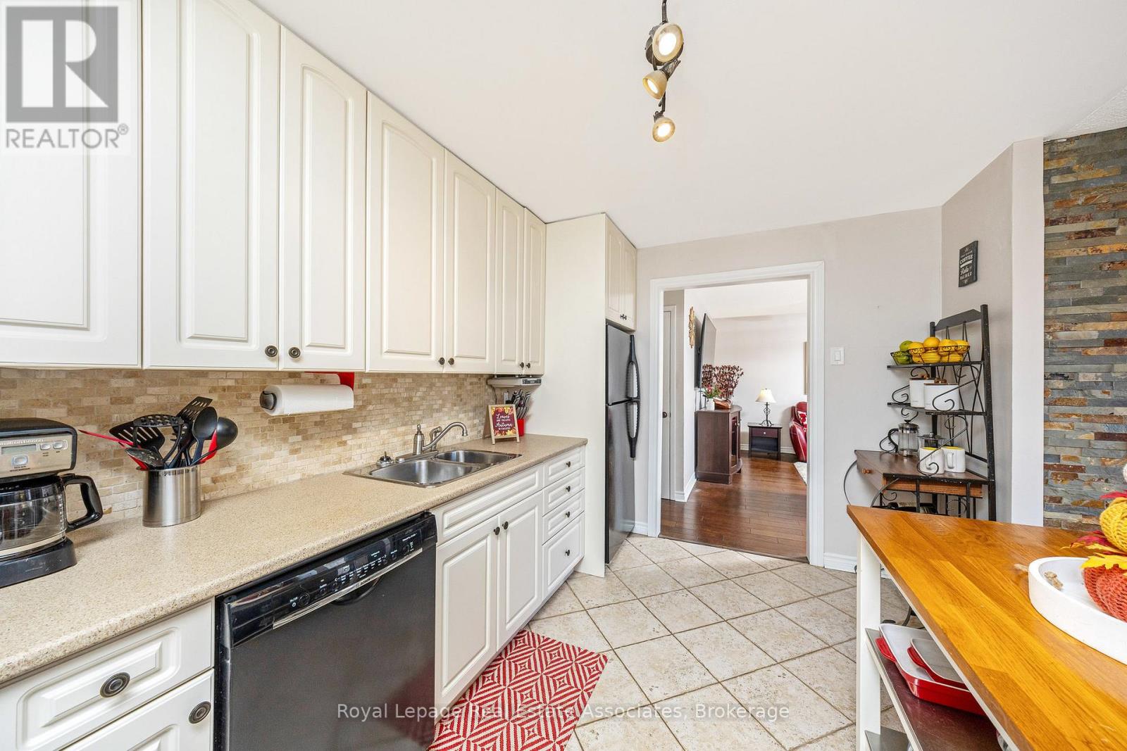 63 Bow River Crescent, Mississauga, Ontario  L5N 1J1 - Photo 20 - W12515688