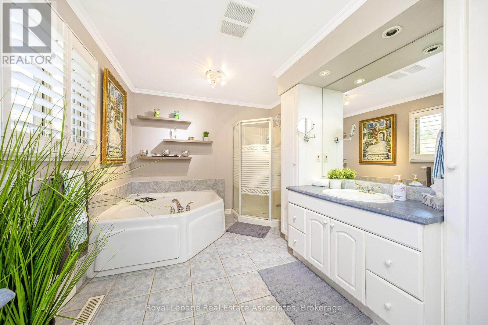 63 Bow River Crescent, Mississauga, Ontario  L5N 1J1 - Photo 26 - W12515688