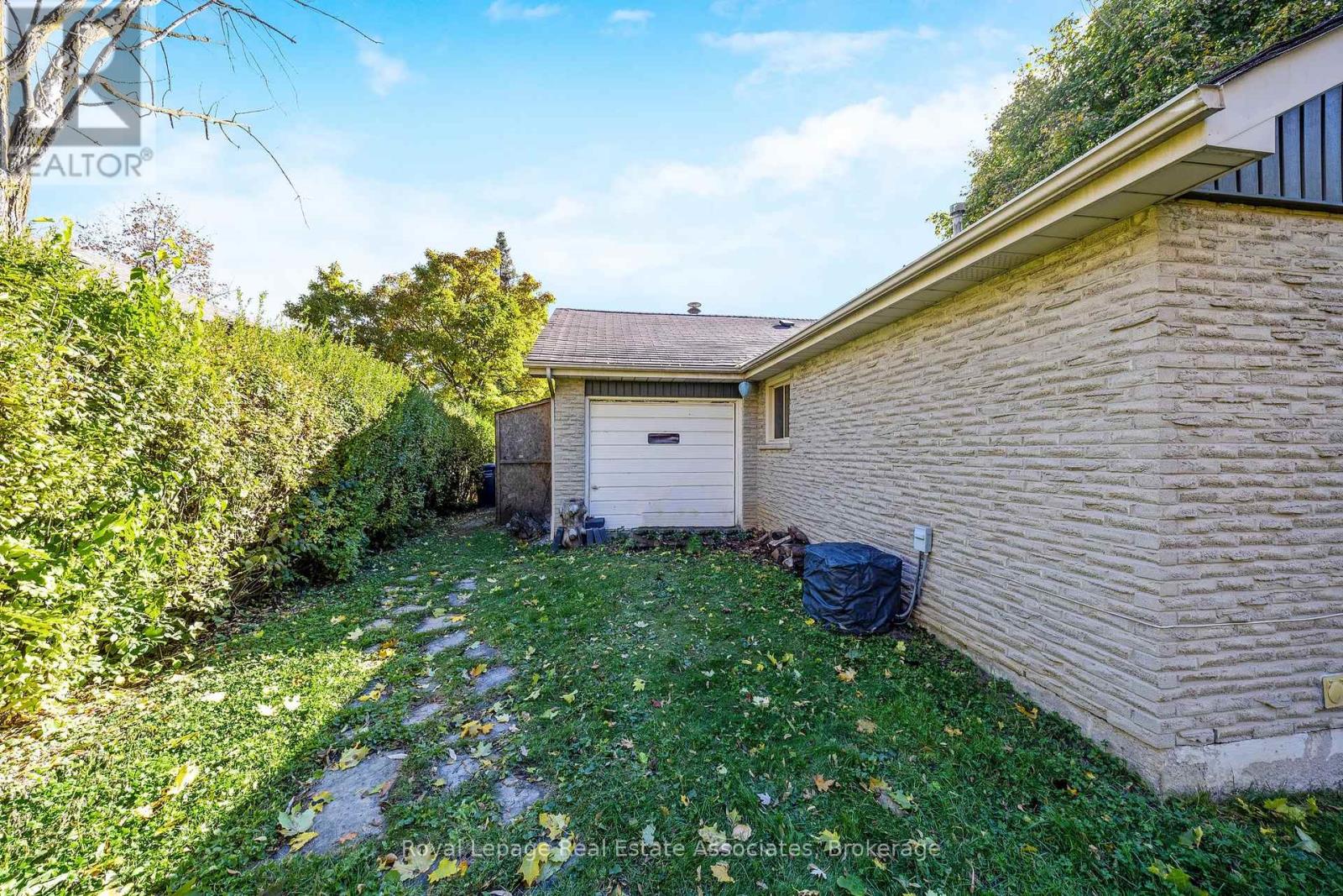 63 Bow River Crescent, Mississauga, Ontario  L5N 1J1 - Photo 45 - W12515688