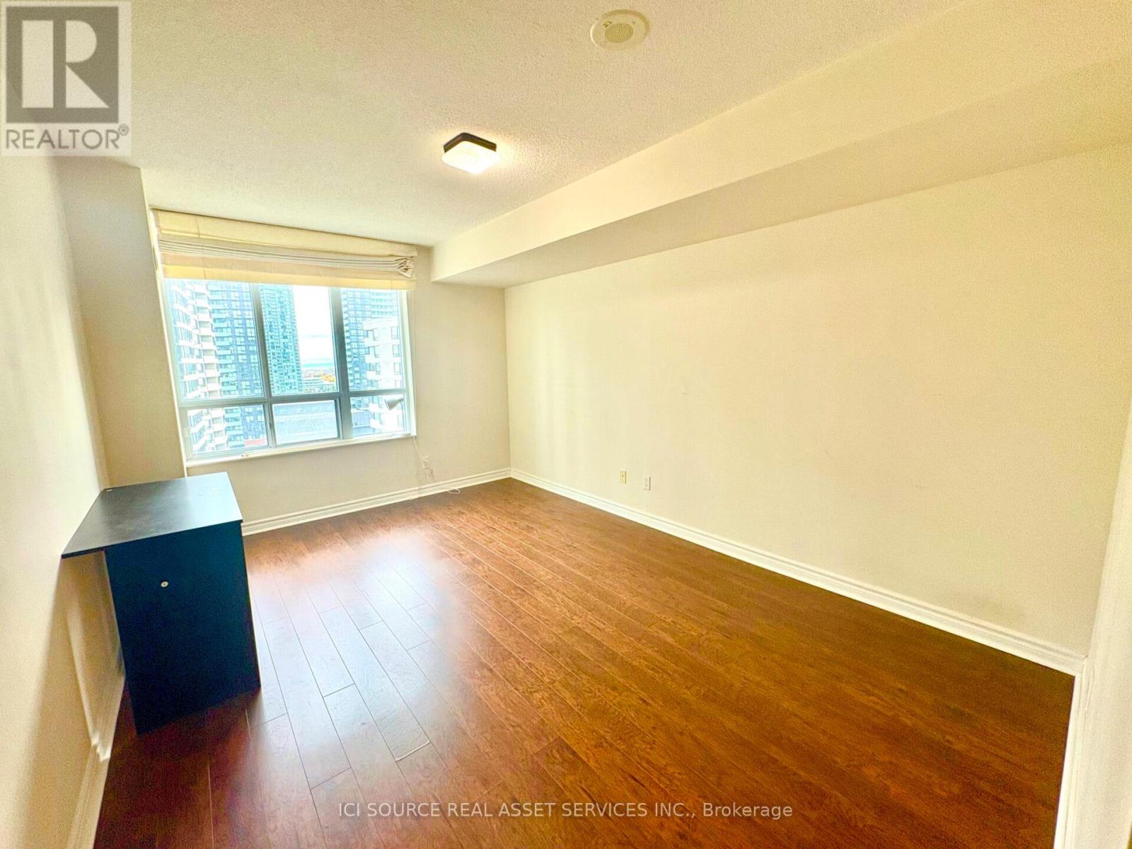 1906 - 335 Rathburn Road W, Mississauga, Ontario  L5B 0C8 - Photo 10 - W12515696