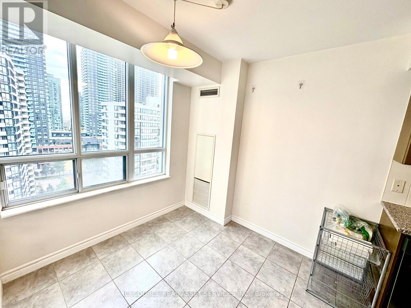 1906 - 335 Rathburn Road W, Mississauga, Ontario  L5B 0C8 - Photo 15 - W12515696