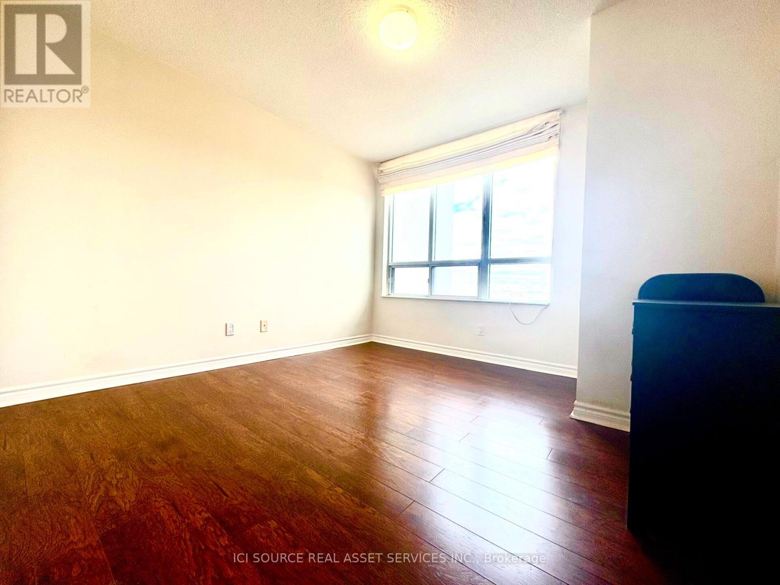 1906 - 335 Rathburn Road W, Mississauga, Ontario  L5B 0C8 - Photo 8 - W12515696