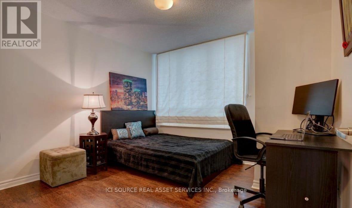 1906 - 335 Rathburn Road W, Mississauga, Ontario  L5B 0C8 - Photo 9 - W12515696