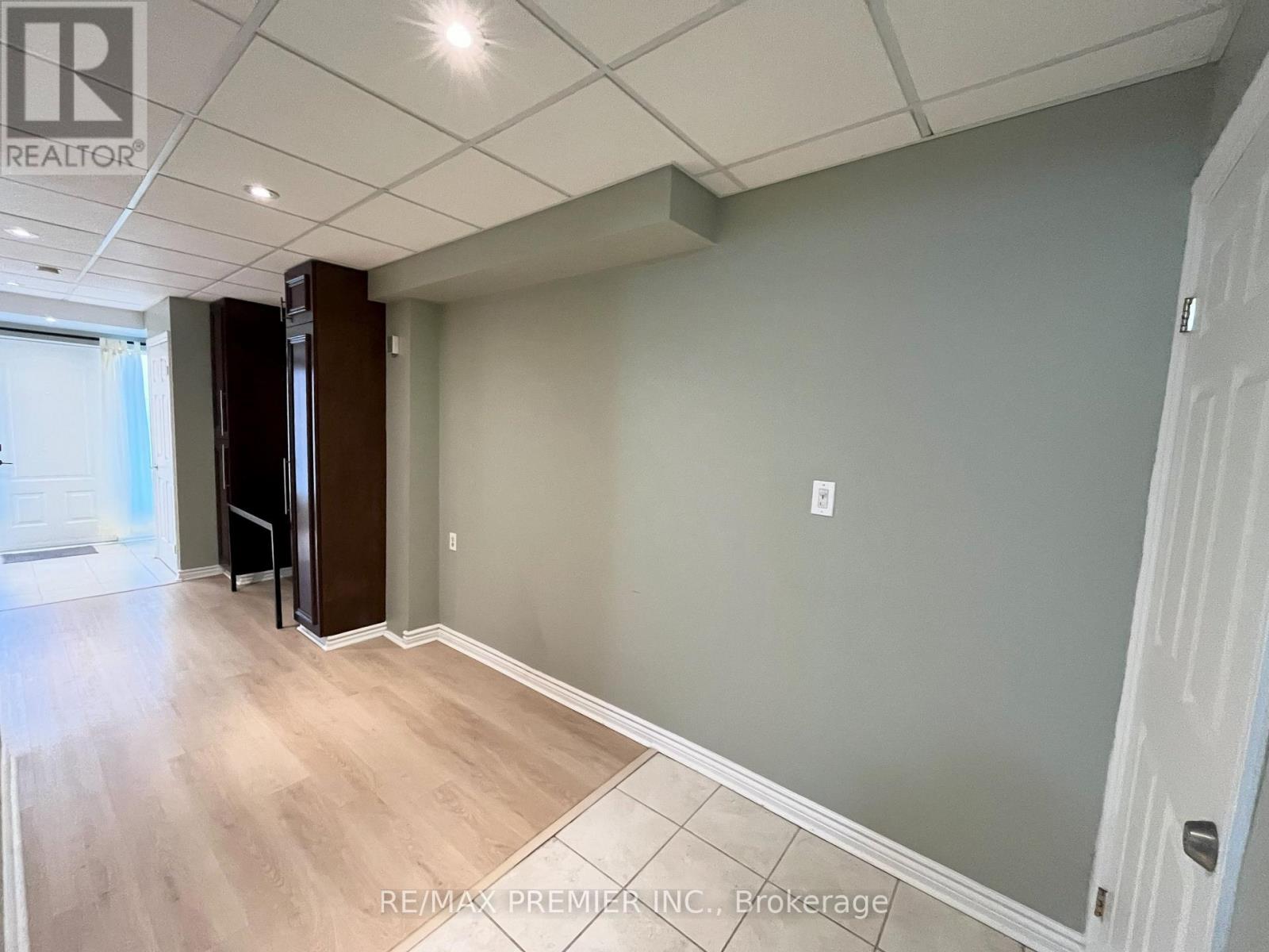 19 - 3055 Finch Avenue W, Toronto, Ontario  M9M 0A6 - Photo 4 - W12515716