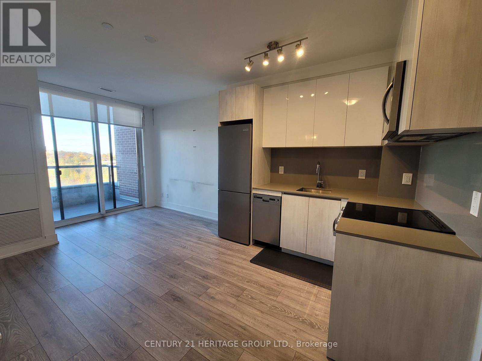 904 - 3100 Keele Street, Toronto, Ontario  M3M 2H4 - Photo 2 - W12515722