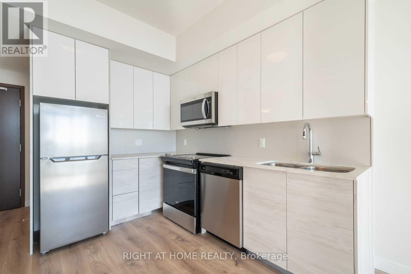 3910 - 60 Frederick Street, Kitchener, Ontario N2H 0C7 - Photo 2 - X12515694