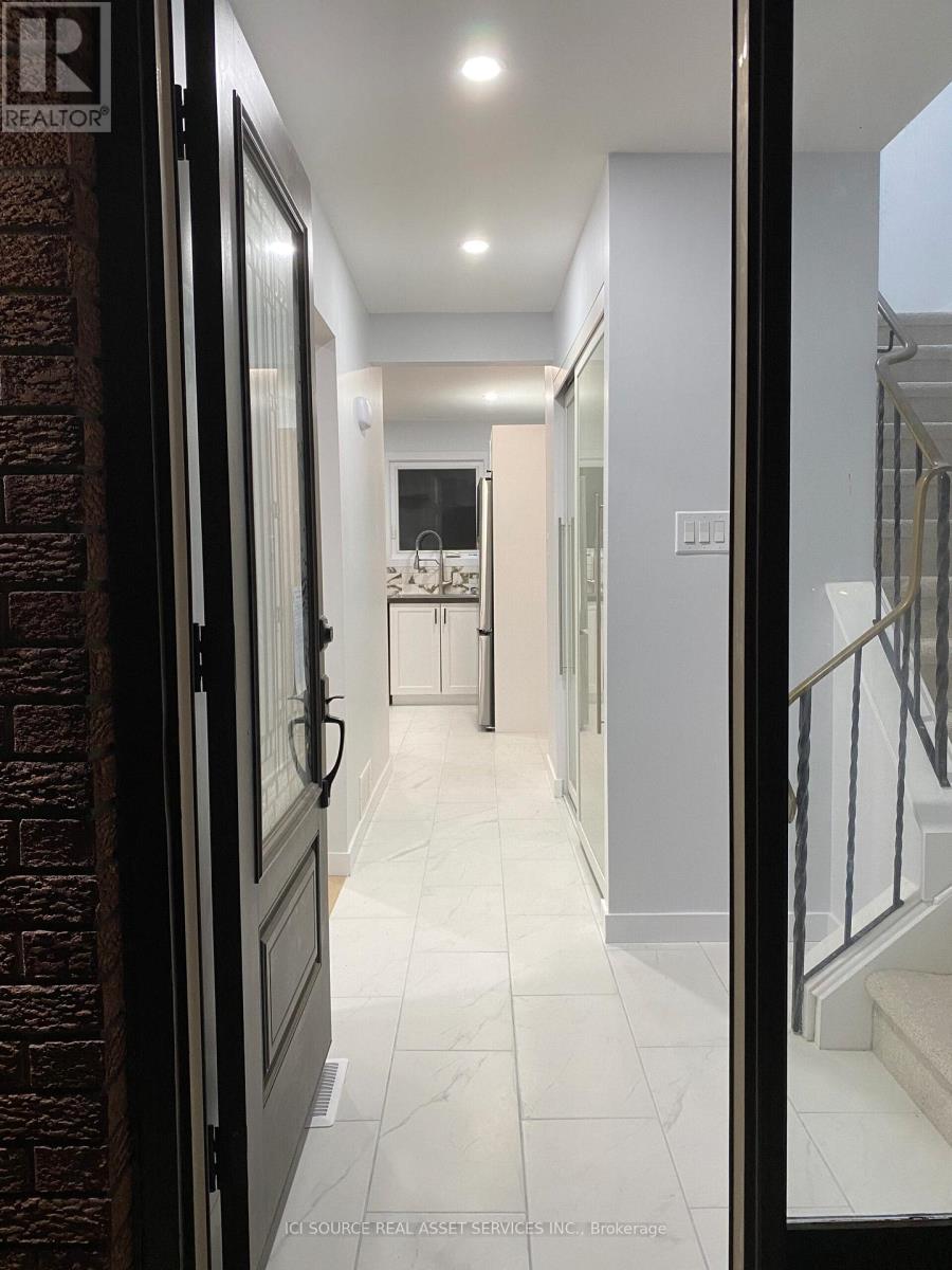 15 Scharf Lane, Ottawa, Ontario  K2L 2K3 - Photo 4 - X12515720