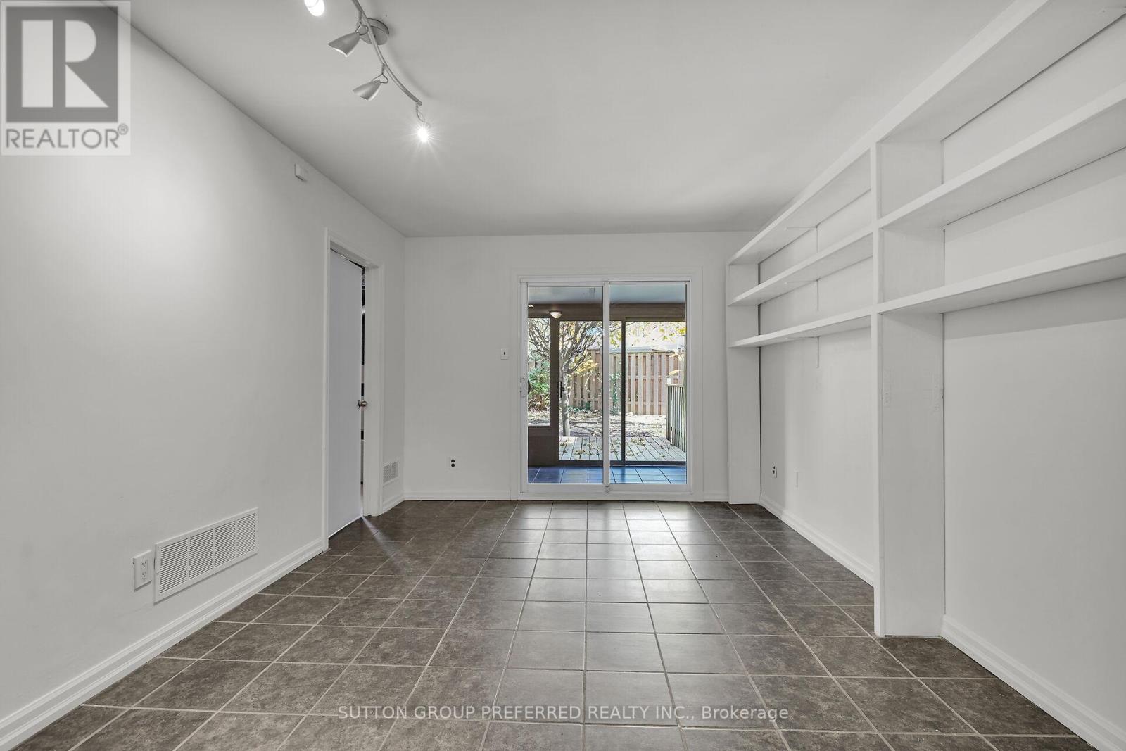 142 - 900 Pond View Road, London South, Ontario N5Z 4L7 - Photo 36 - X12515732