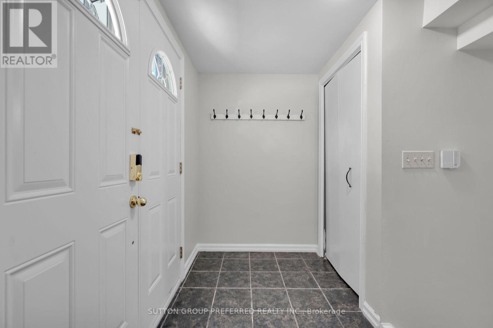 142 - 900 Pond View Road, London South, Ontario N5Z 4L7 - Photo 6 - X12515732