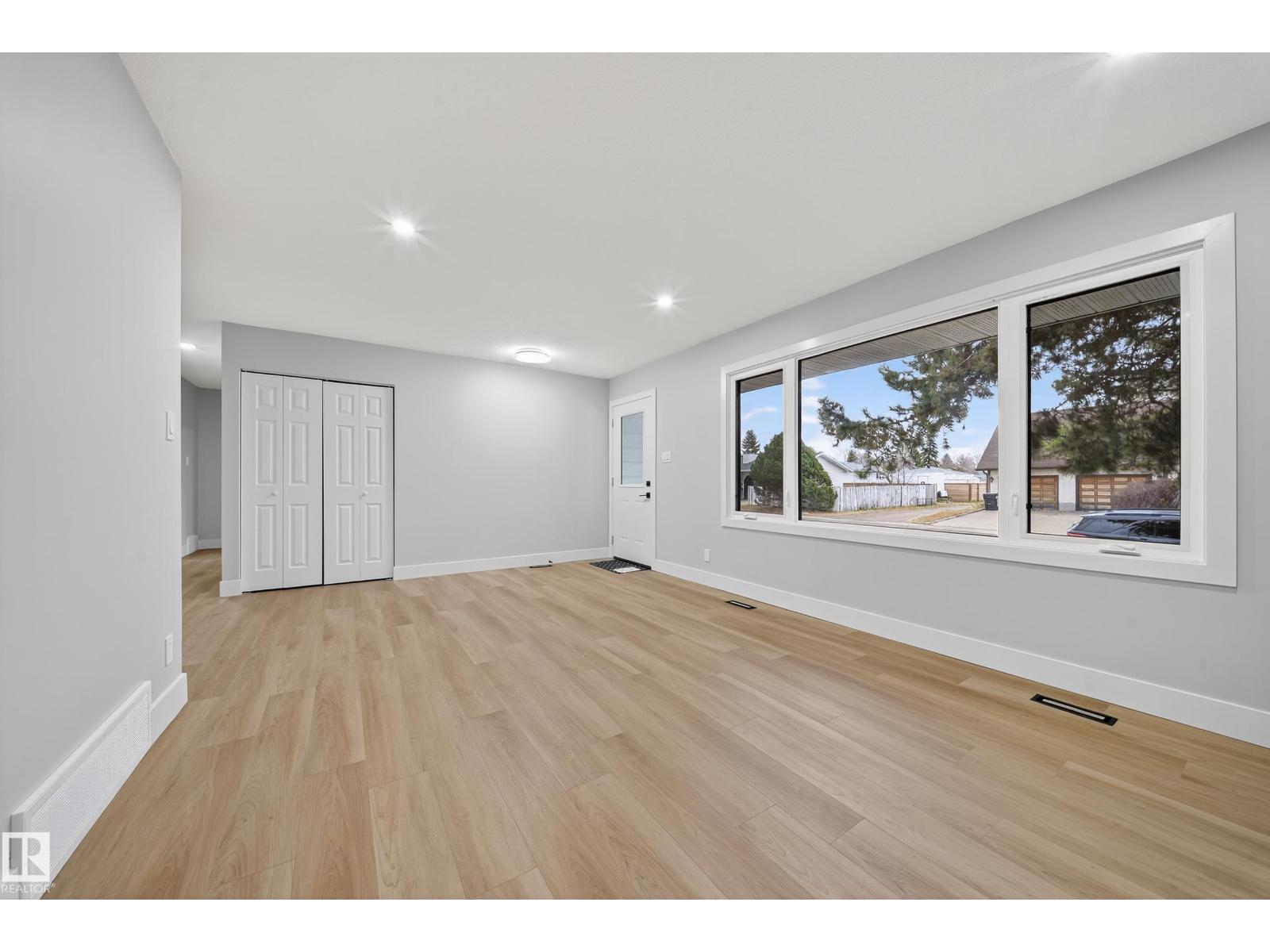 7820 22 Ave Nw, Edmonton, Alberta  T6K 2E3 - Photo 10 - E4464880