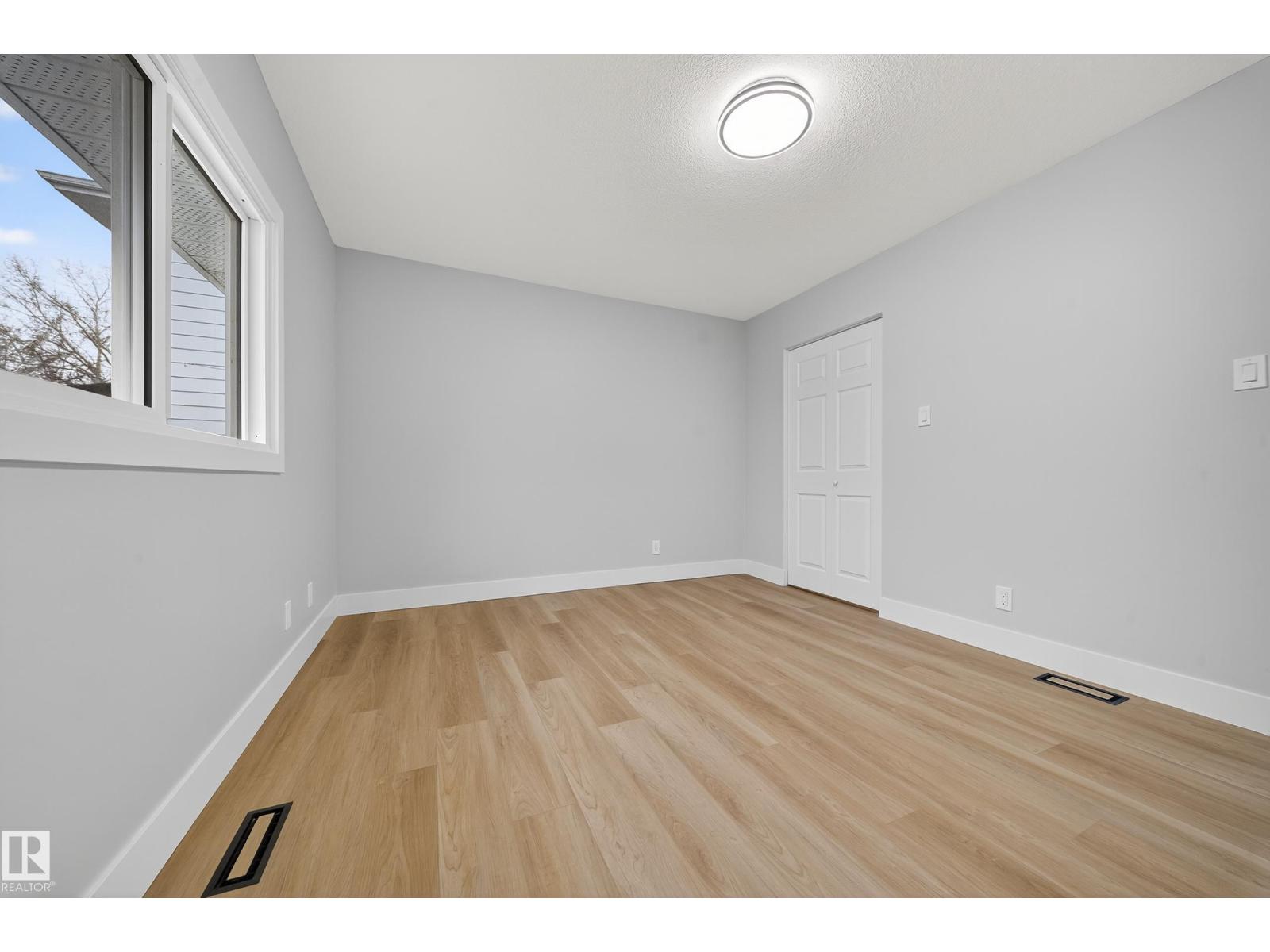 7820 22 Ave Nw, Edmonton, Alberta  T6K 2E3 - Photo 21 - E4464880