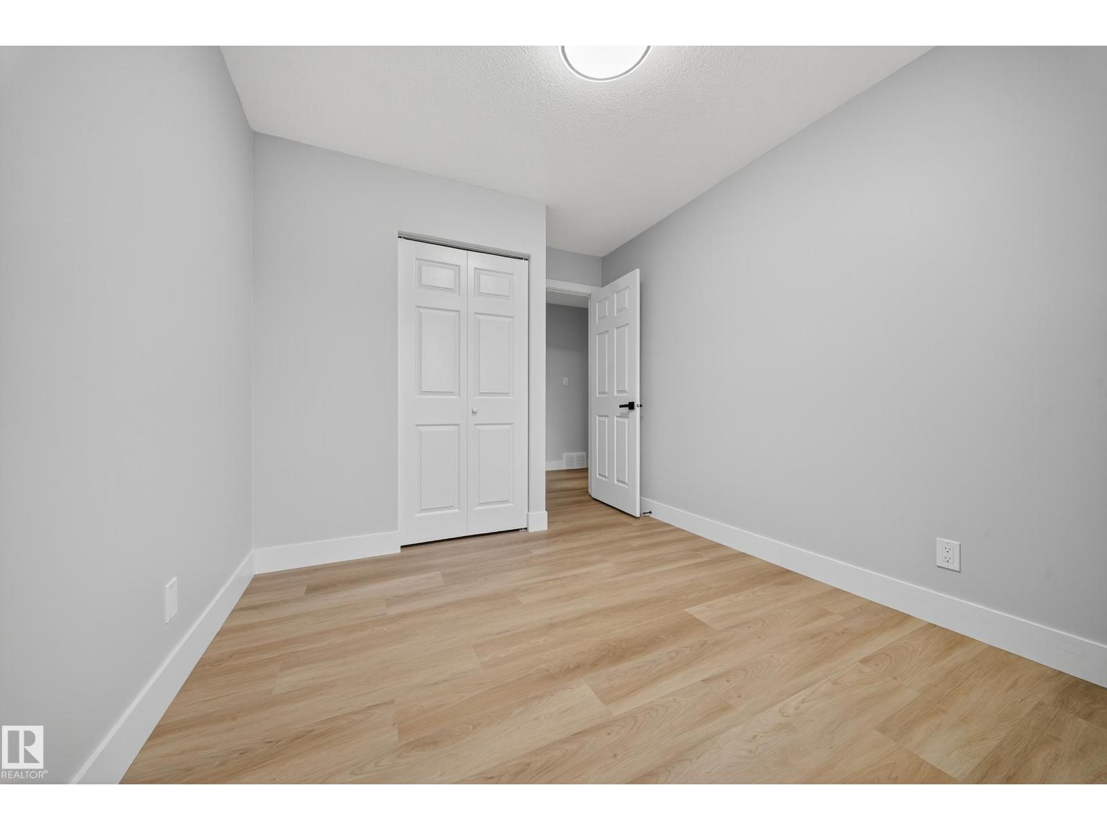 7820 22 Ave Nw, Edmonton, Alberta  T6K 2E3 - Photo 25 - E4464880