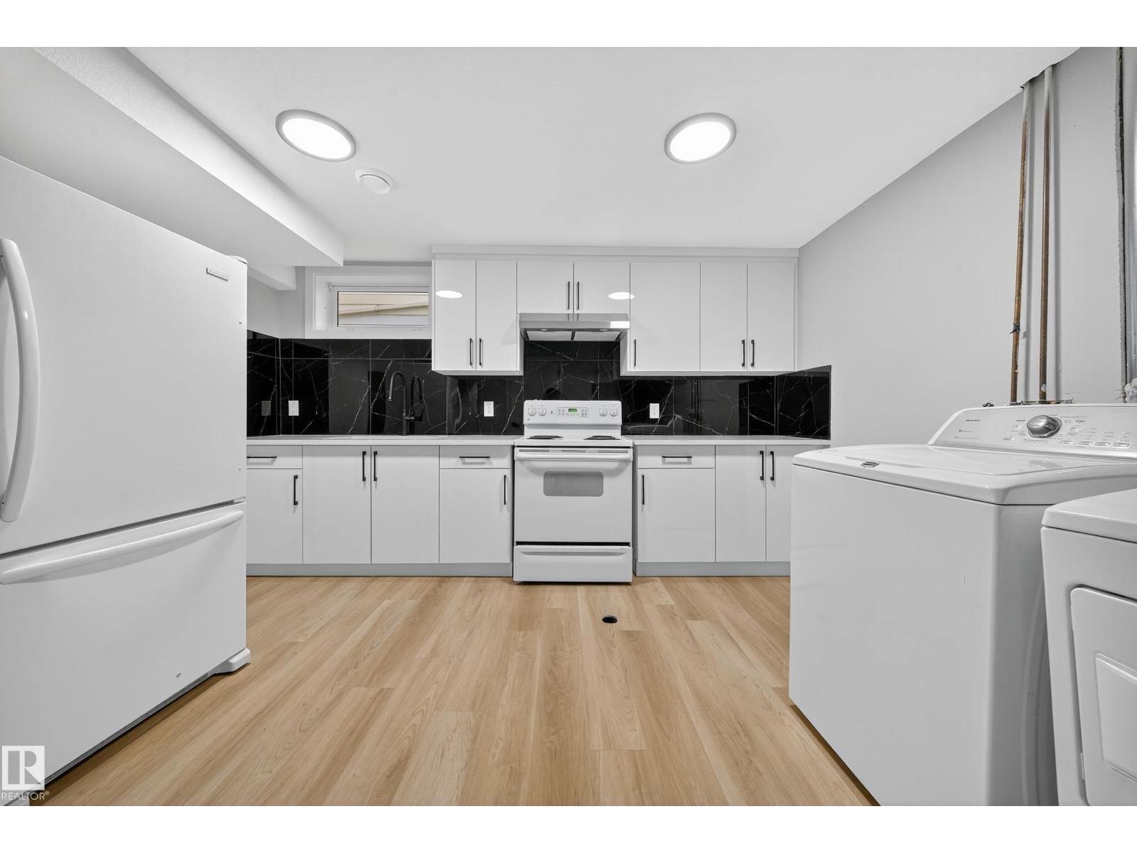 7820 22 Ave Nw, Edmonton, Alberta  T6K 2E3 - Photo 28 - E4464880