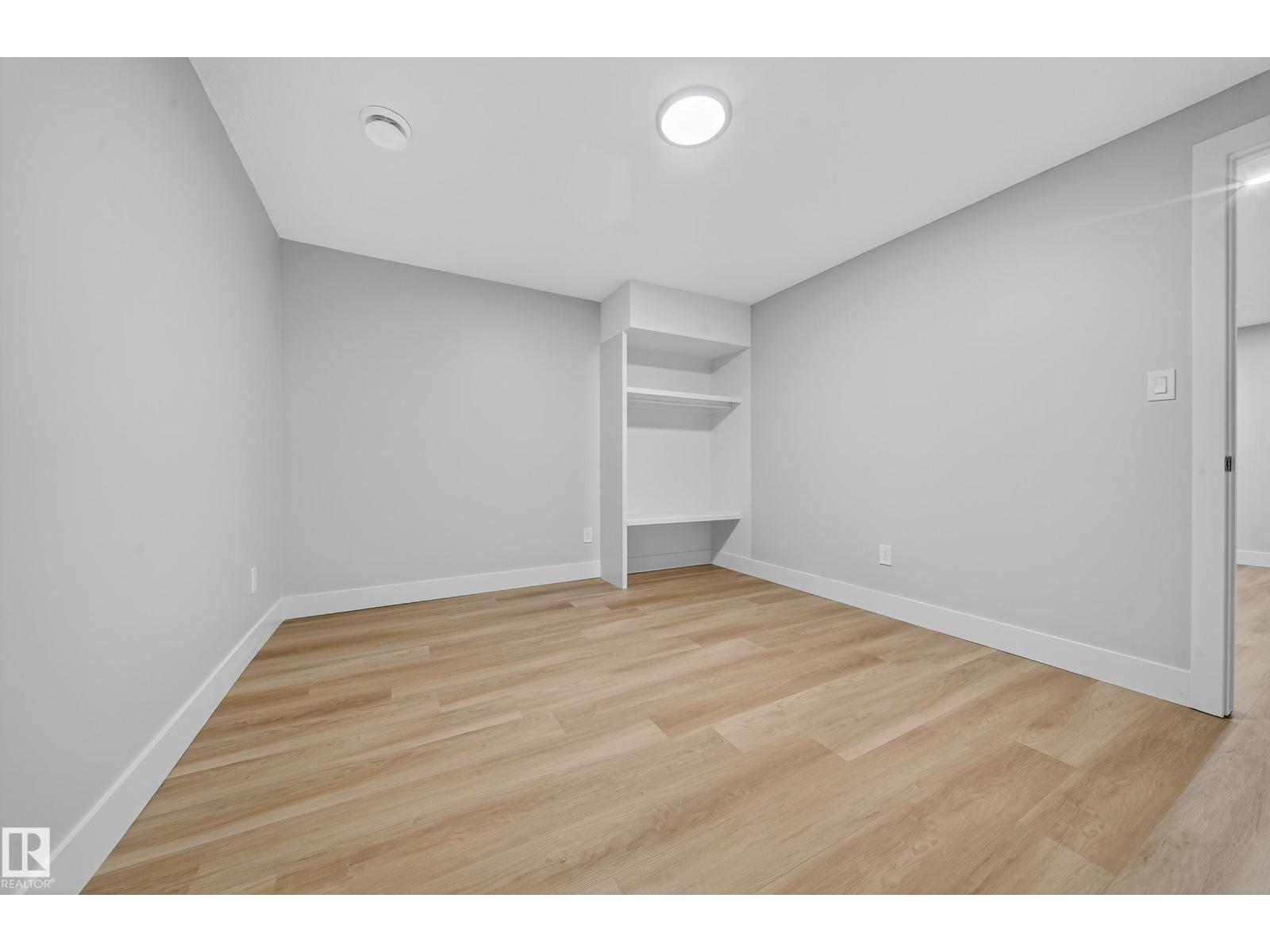 7820 22 Ave Nw, Edmonton, Alberta  T6K 2E3 - Photo 32 - E4464880