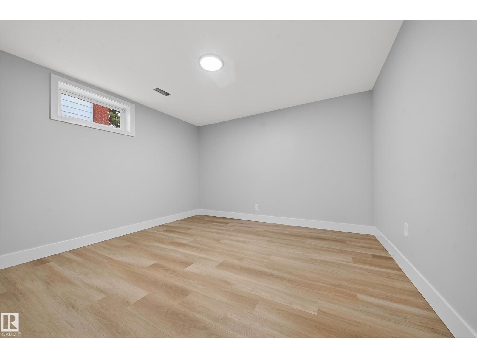 7820 22 Ave Nw, Edmonton, Alberta  T6K 2E3 - Photo 35 - E4464880