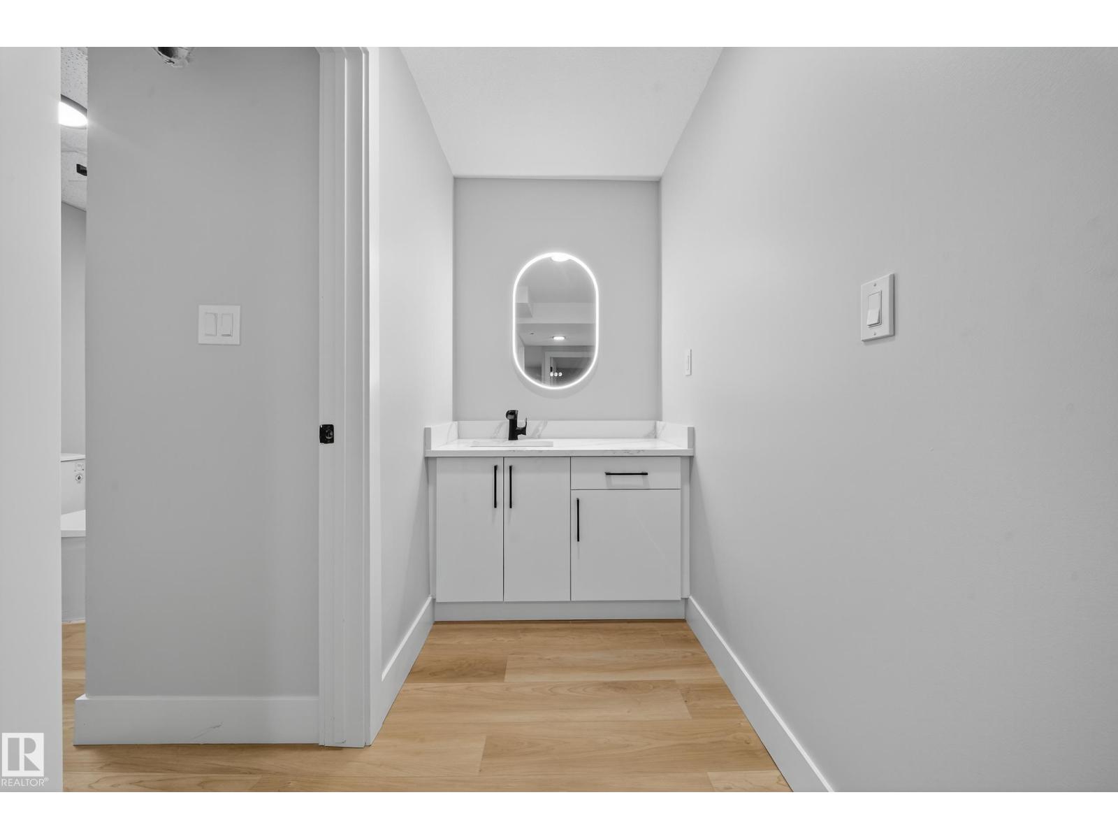 7820 22 Ave Nw, Edmonton, Alberta  T6K 2E3 - Photo 37 - E4464880