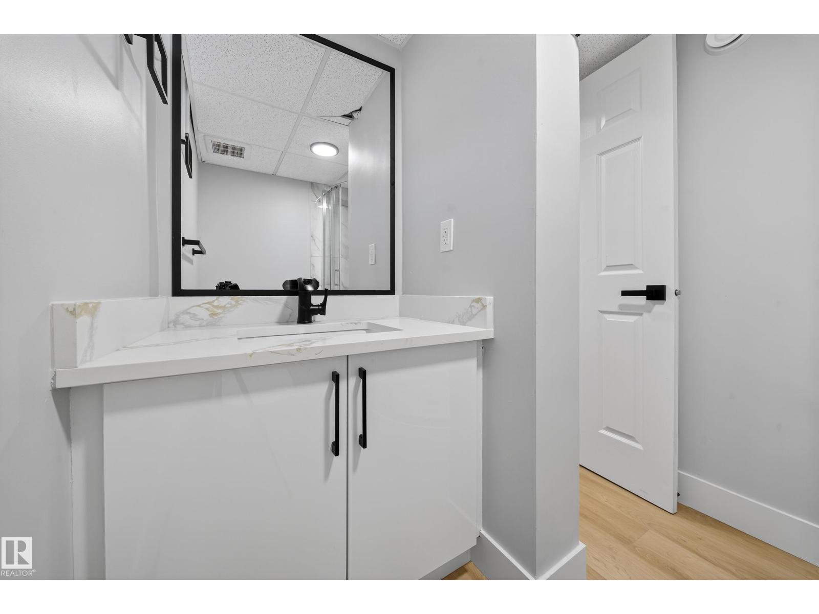 7820 22 Ave Nw, Edmonton, Alberta  T6K 2E3 - Photo 41 - E4464880