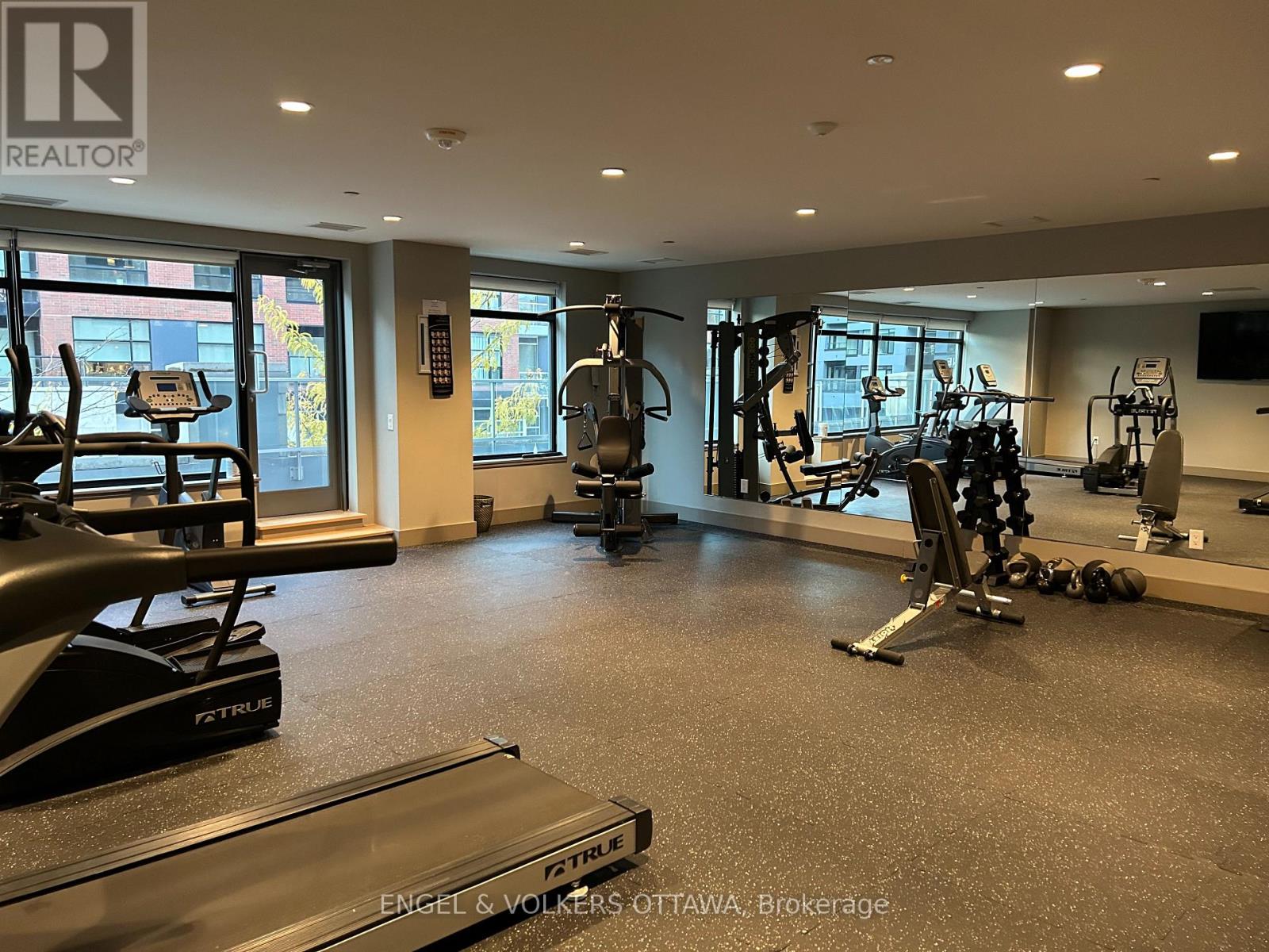 303 - 60 Springhurst Avenue, Ottawa, Ontario  K1S 5V7 - Photo 10 - X12515746