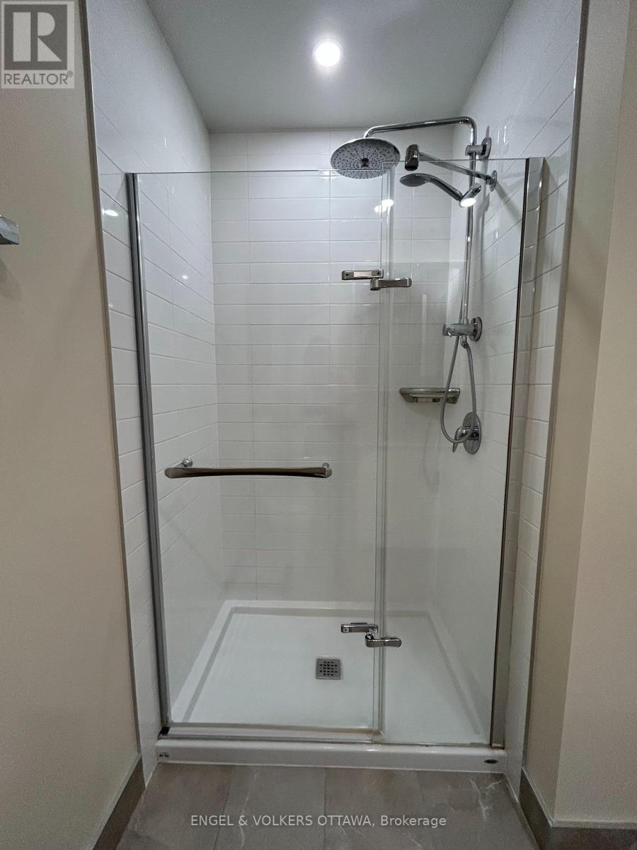 303 - 60 Springhurst Avenue, Ottawa, Ontario  K1S 5V7 - Photo 9 - X12515746